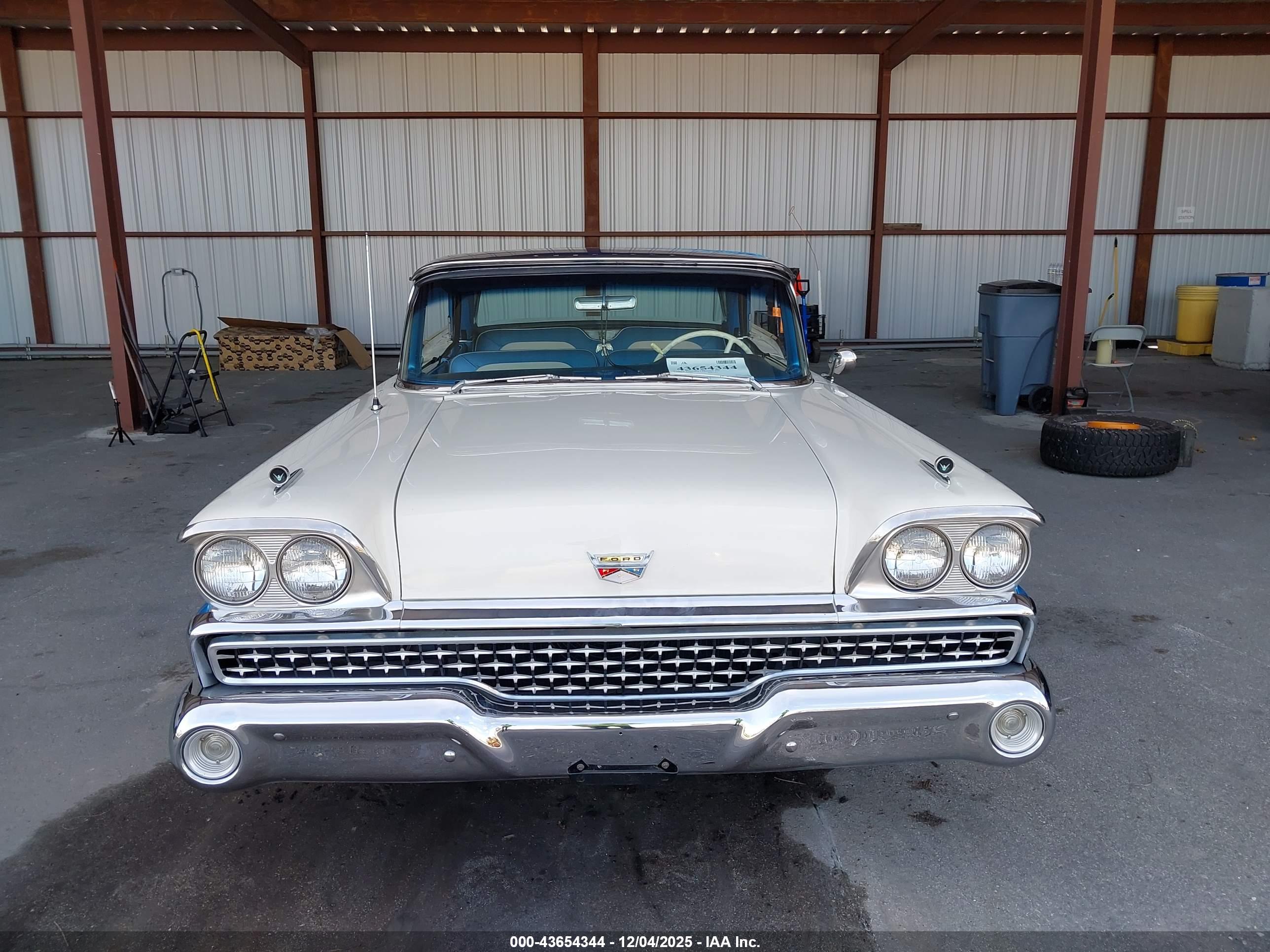 FORD GALAXIE image 6