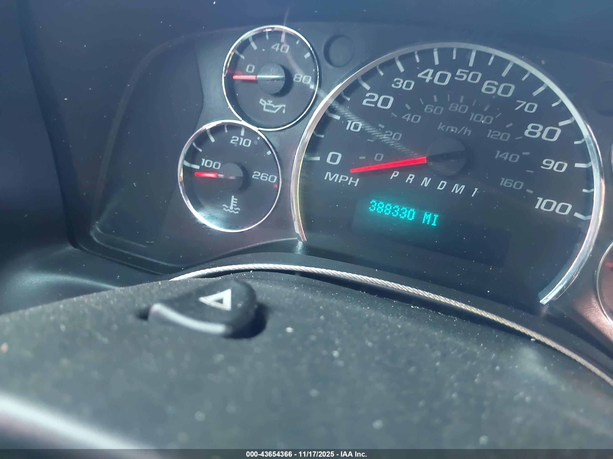 CHEVROLET EXPRESS image 6