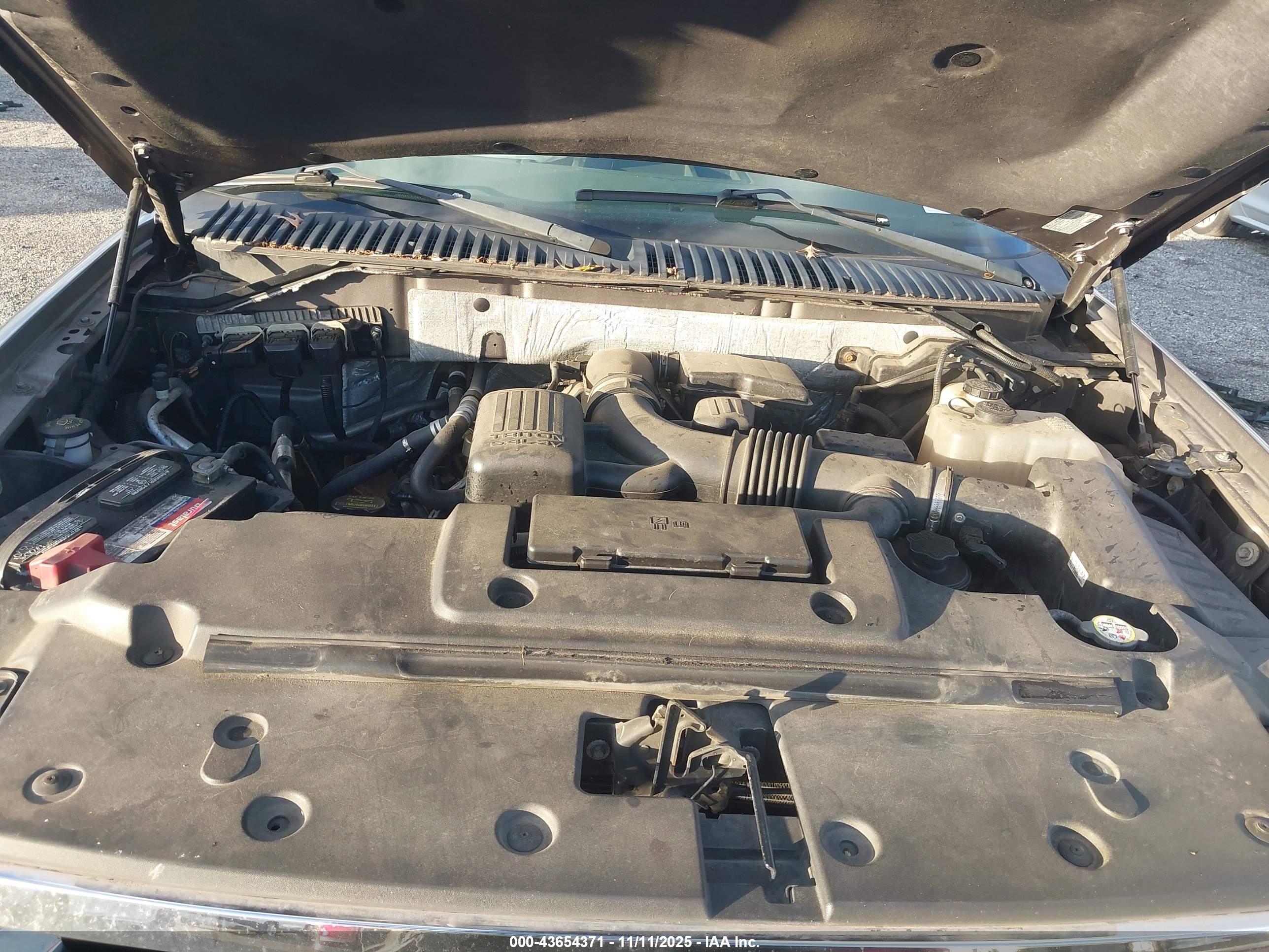 FORD EXPEDITION image 10