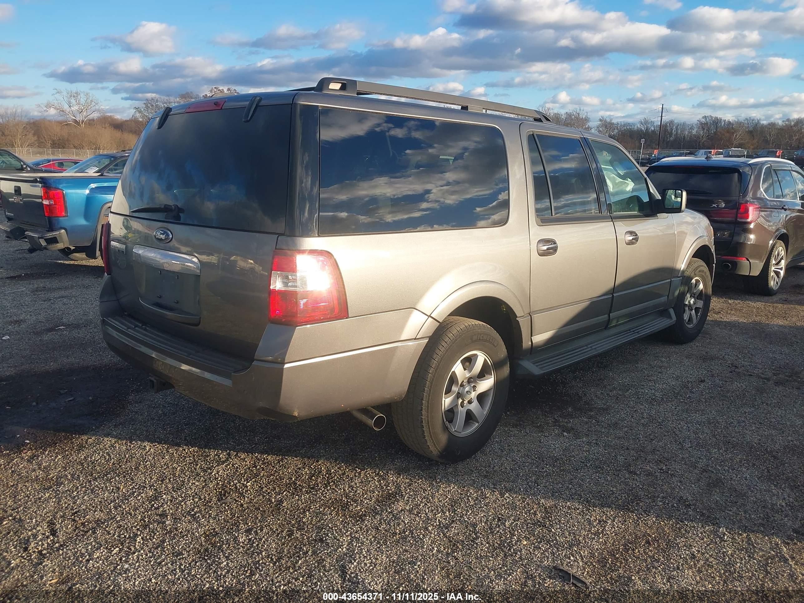 FORD EXPEDITION image 4