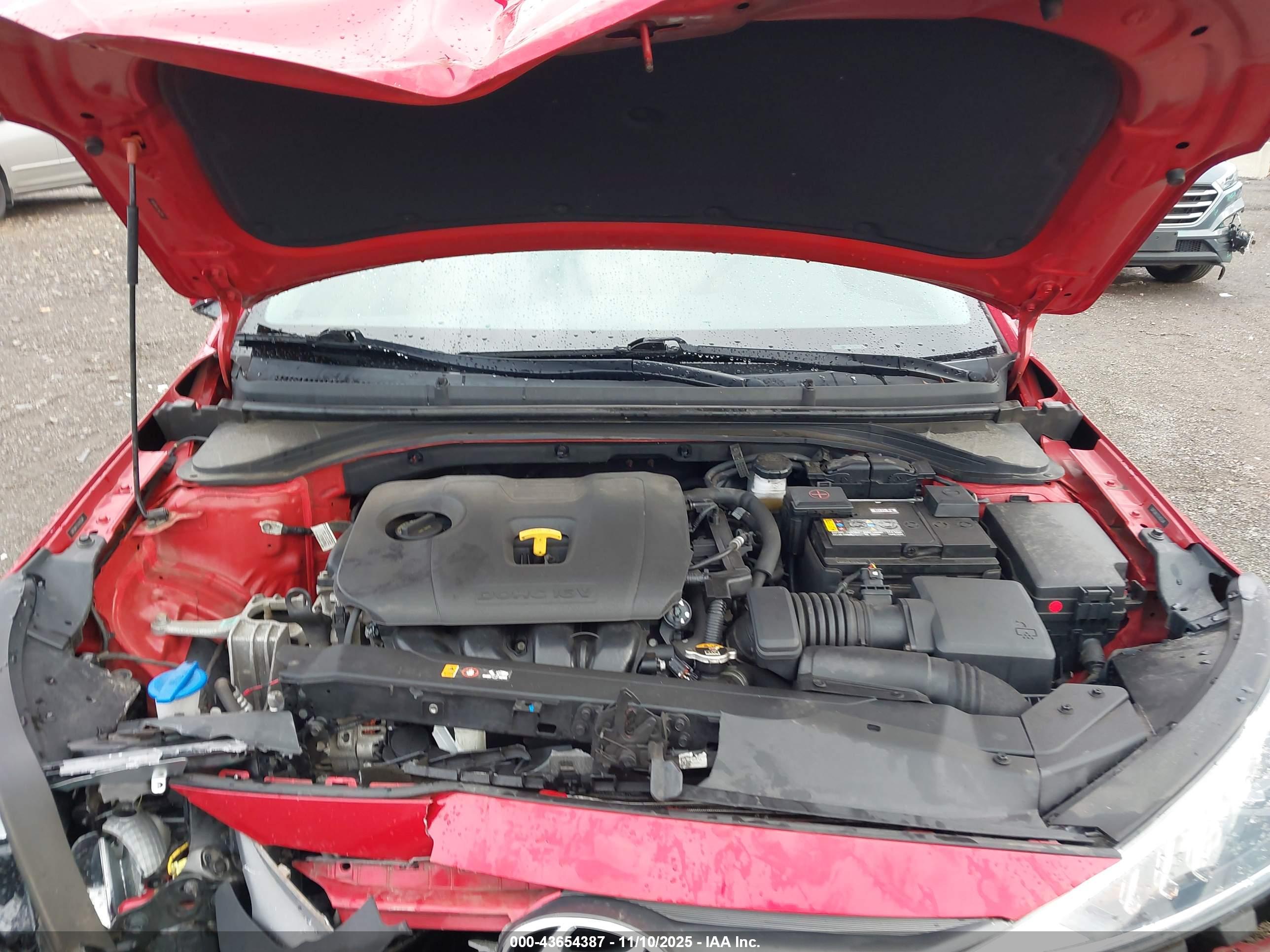HYUNDAI ELANTRA image 10