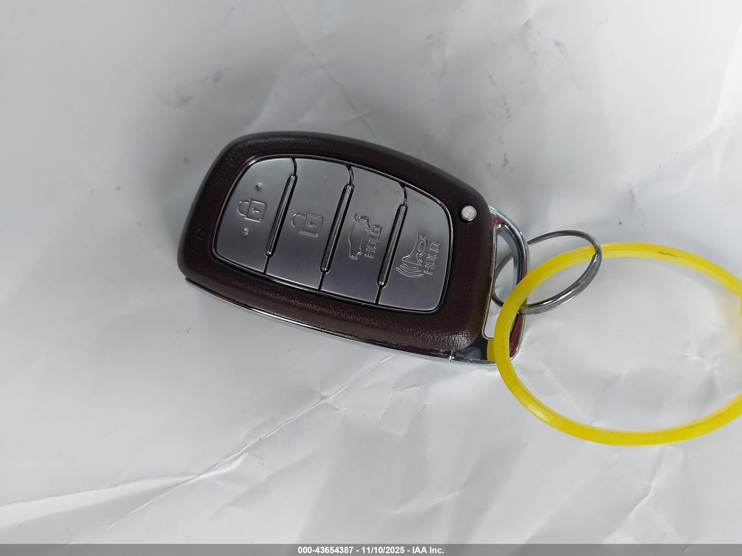 HYUNDAI ELANTRA image 11