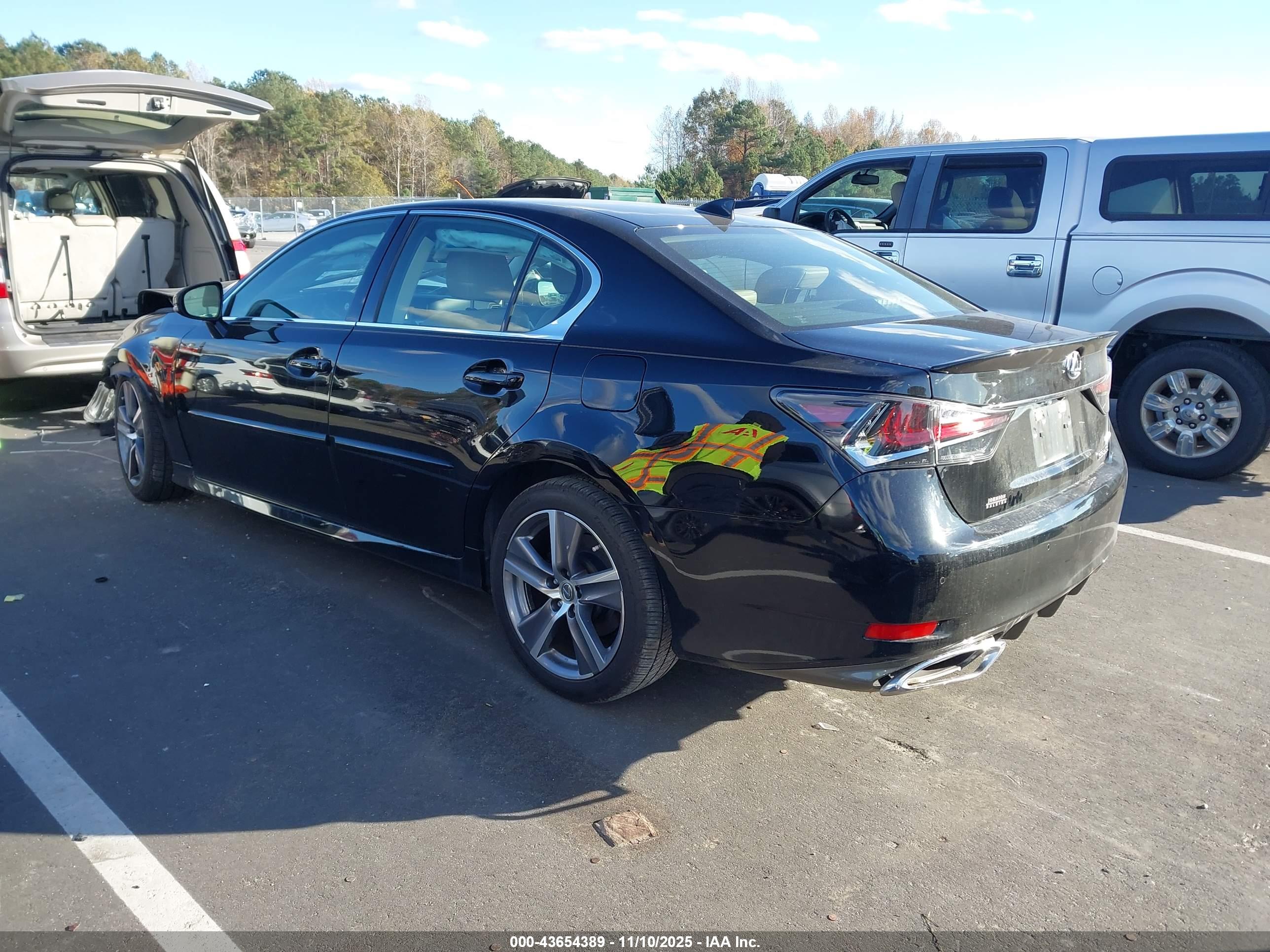 LEXUS GS image 3