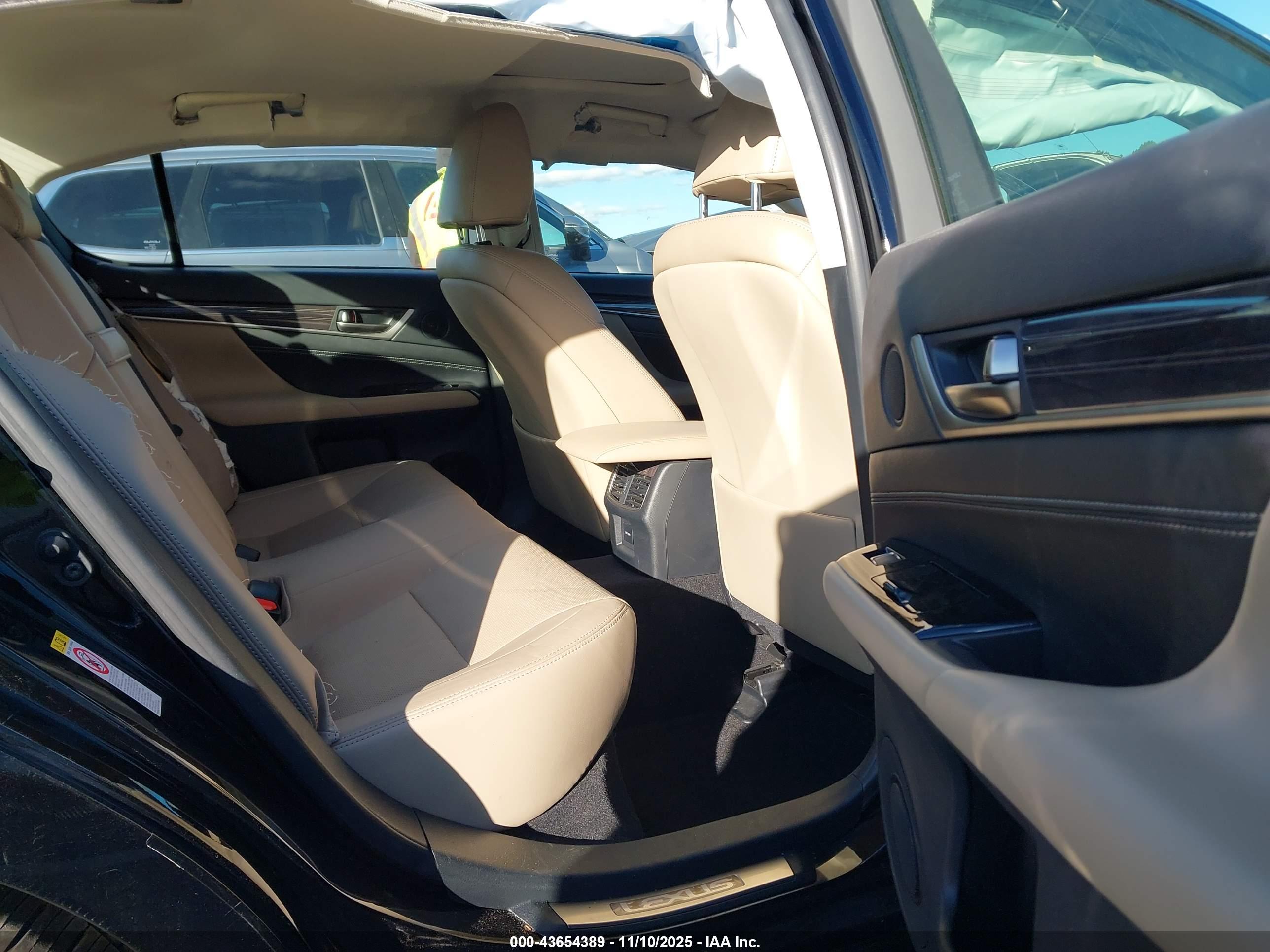 LEXUS GS image 8