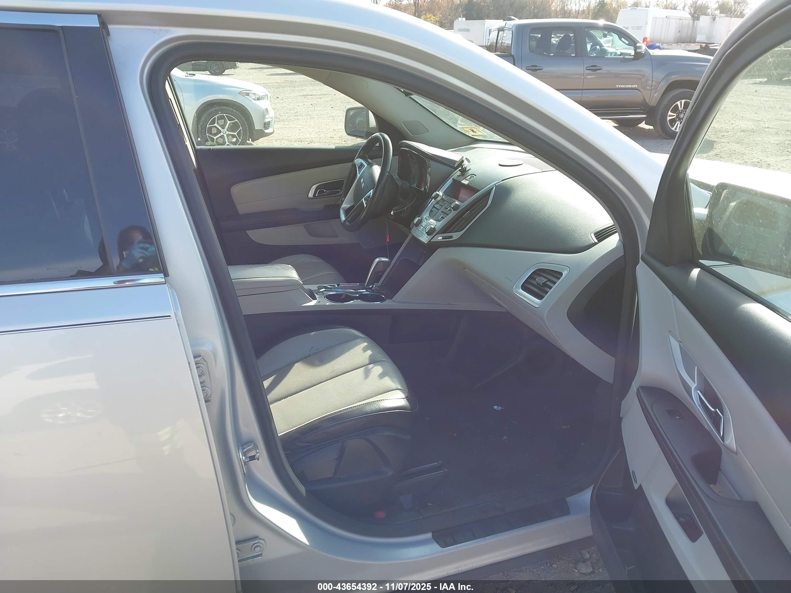 GMC TERRAIN image 5