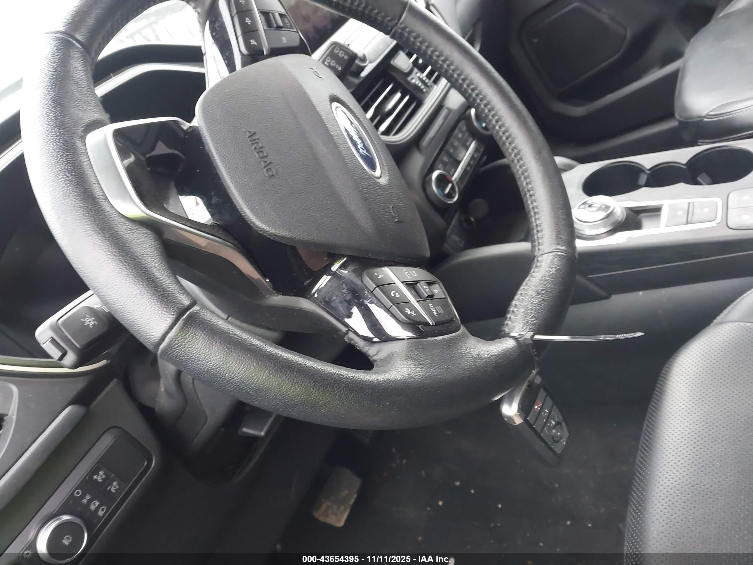 FORD ESCAPE image 11