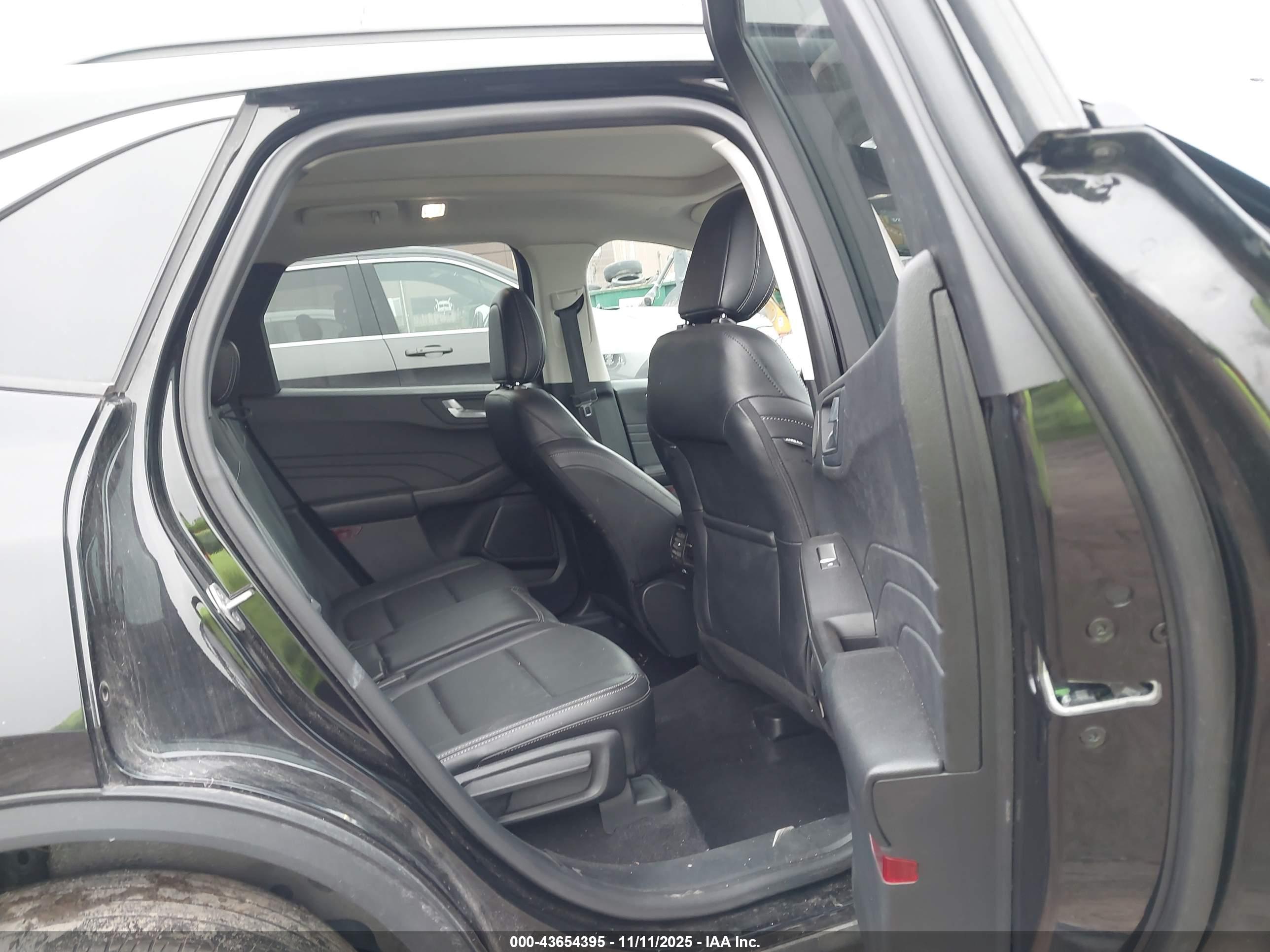 FORD ESCAPE image 8