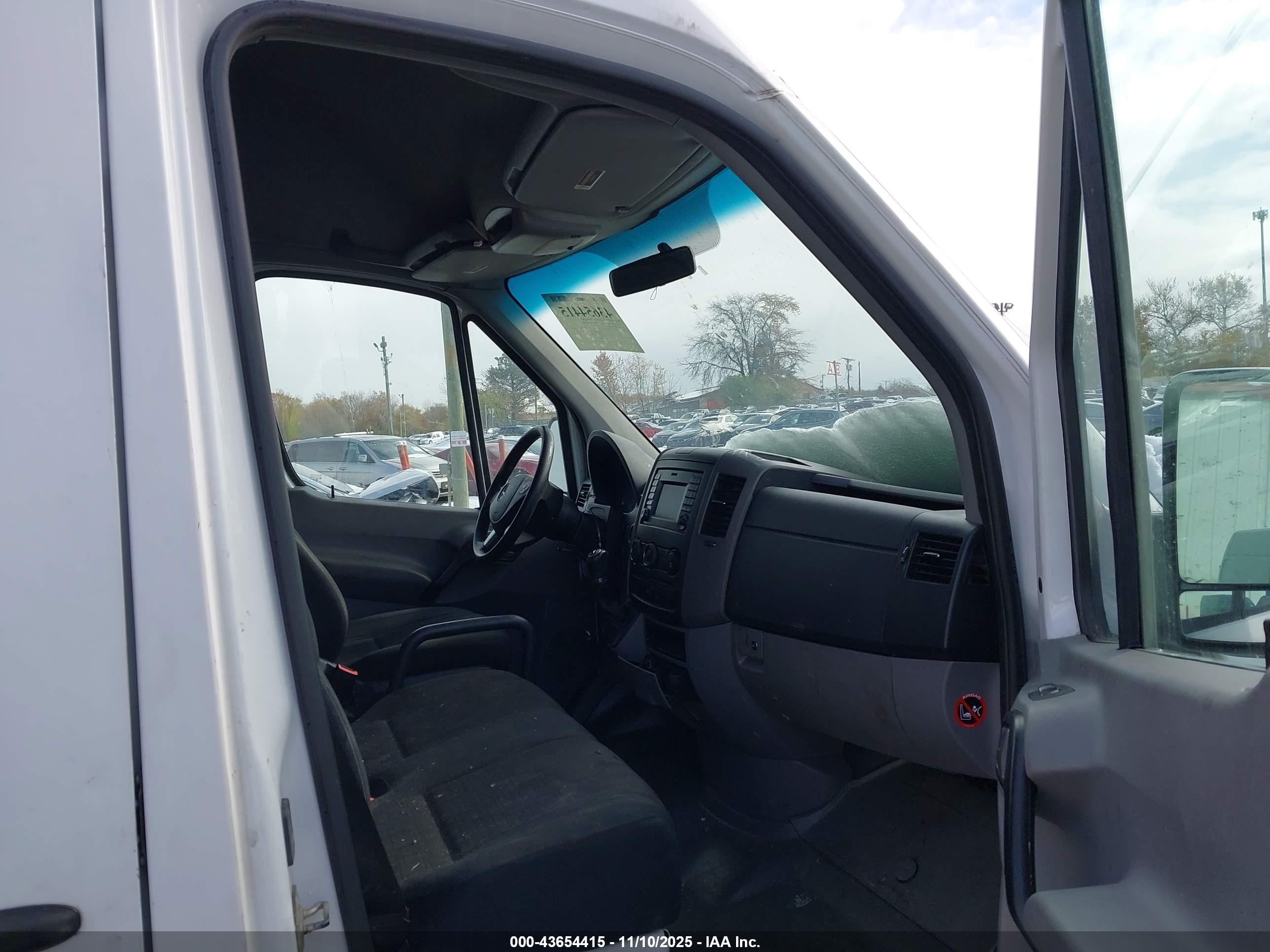 MERCEDES-BENZ SPRINTER image 5