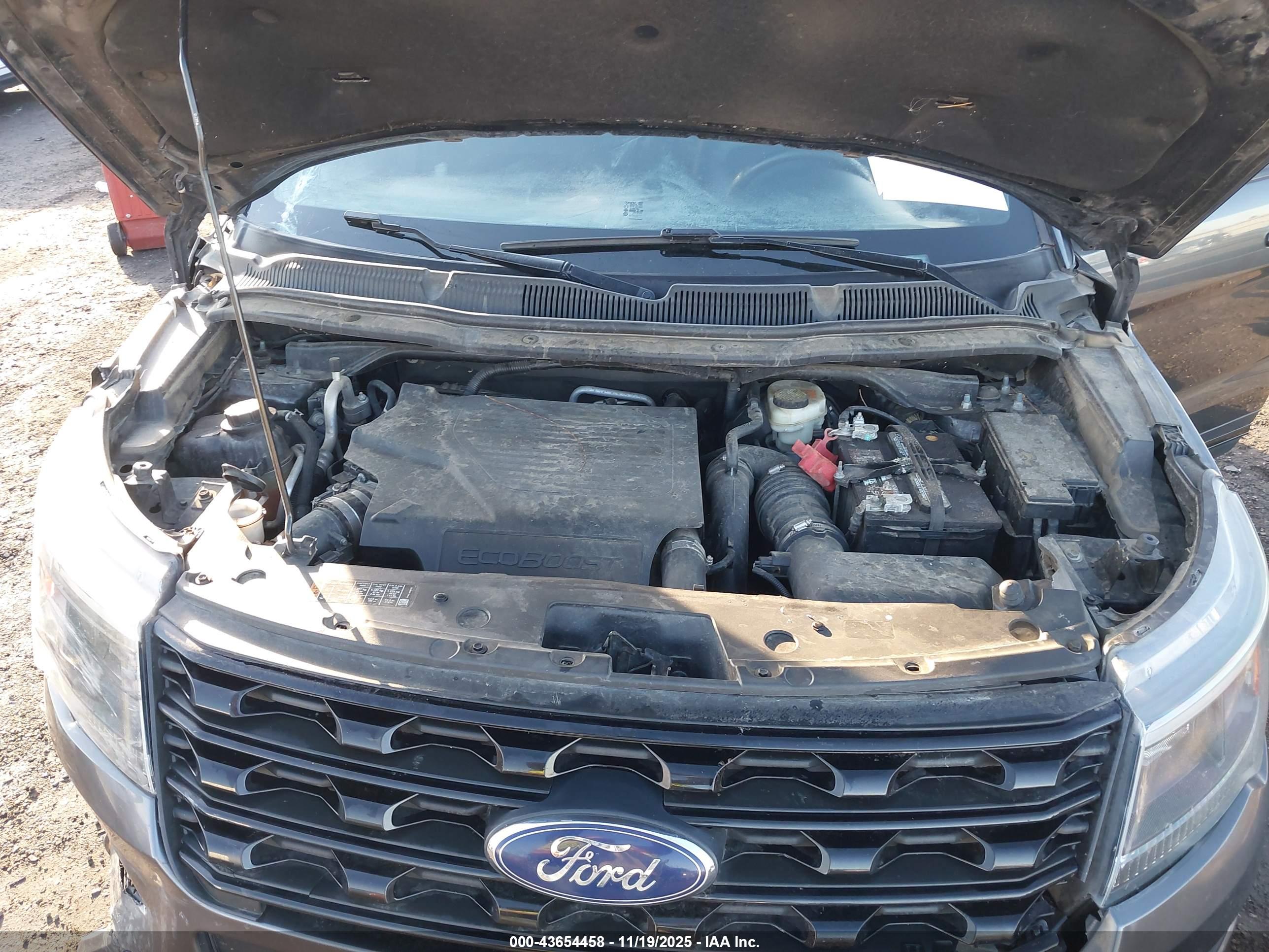 FORD EXPLORER image 10