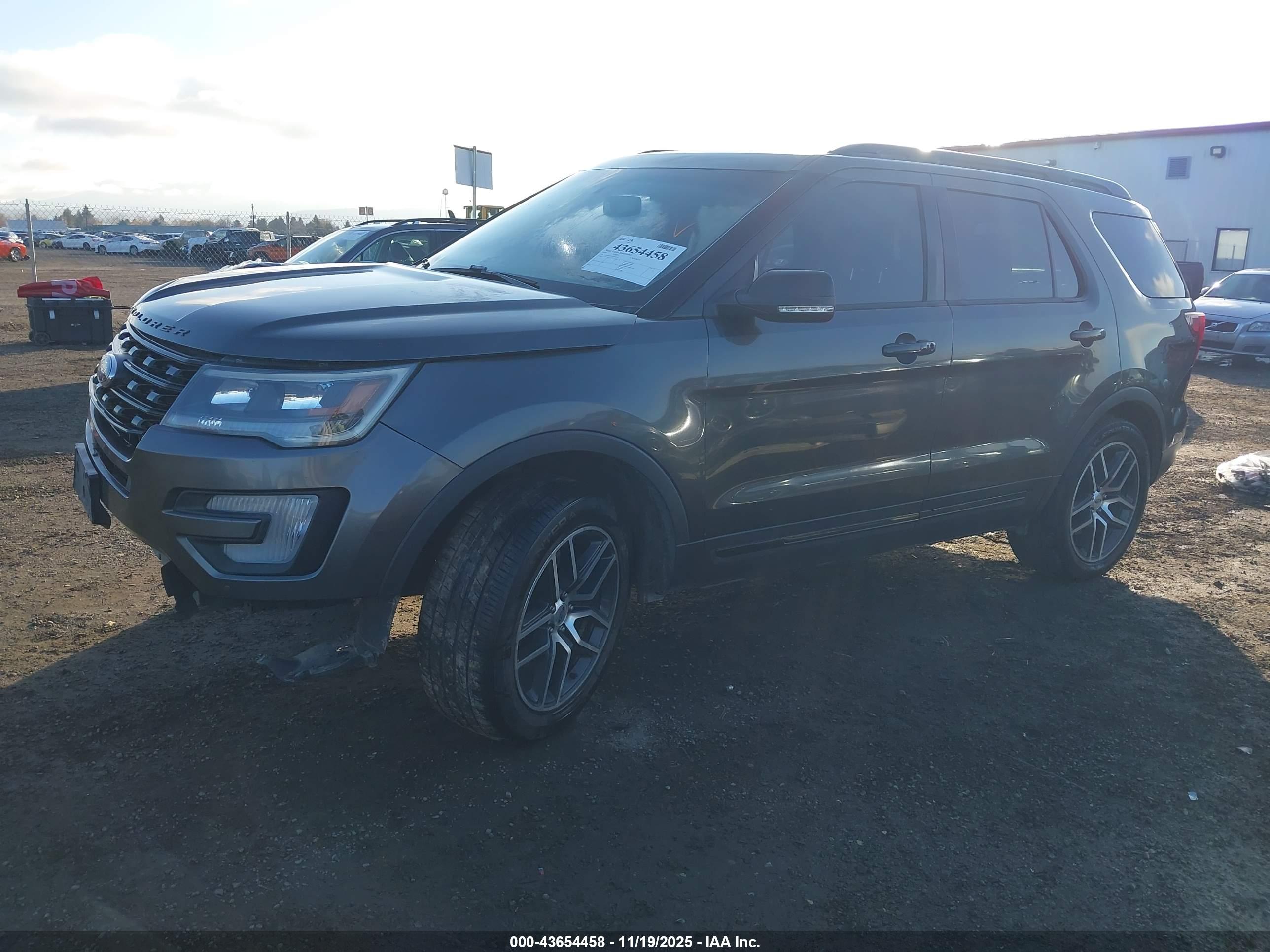 FORD EXPLORER image 2