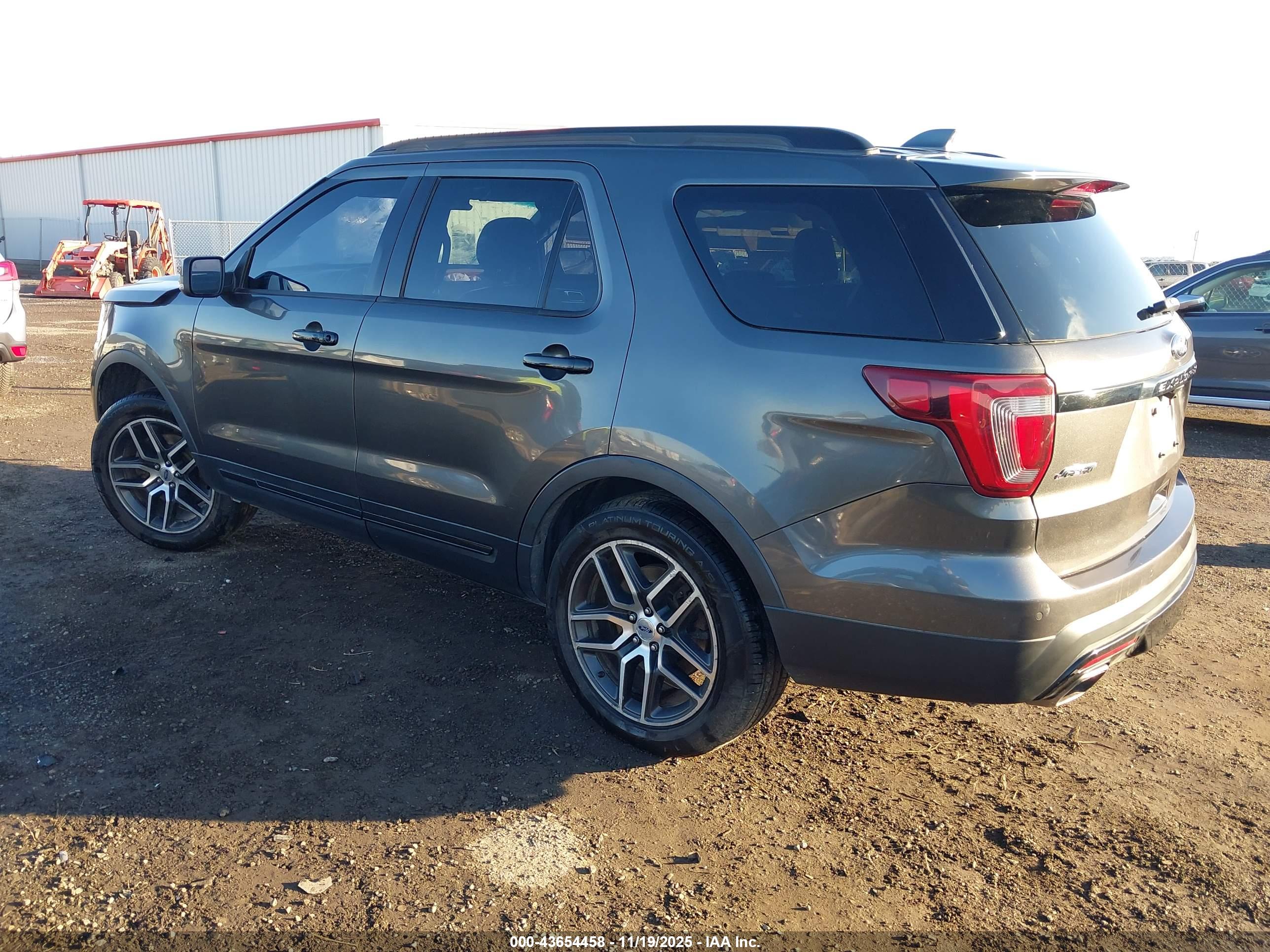 FORD EXPLORER image 3