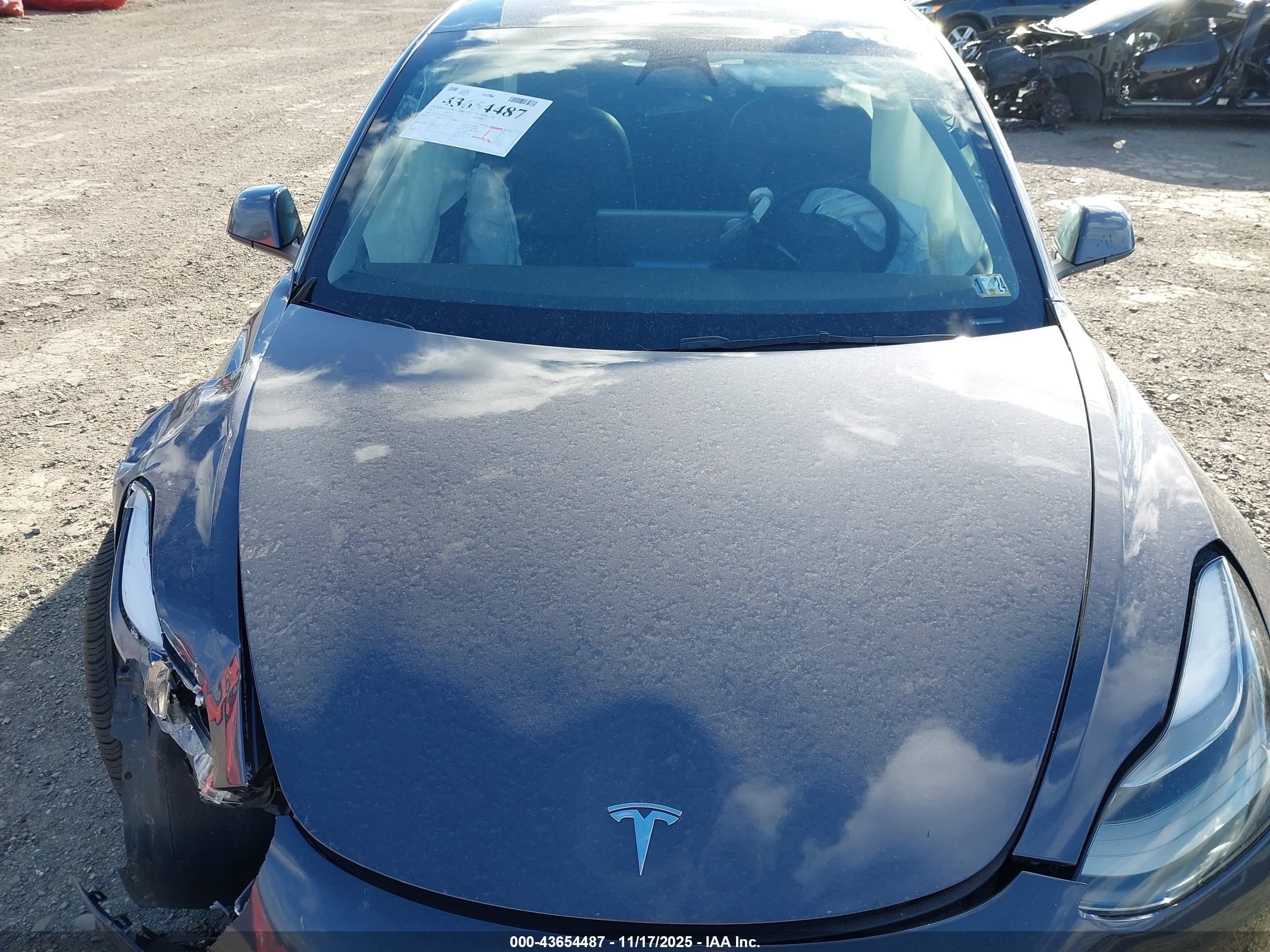TESLA MODEL image 10