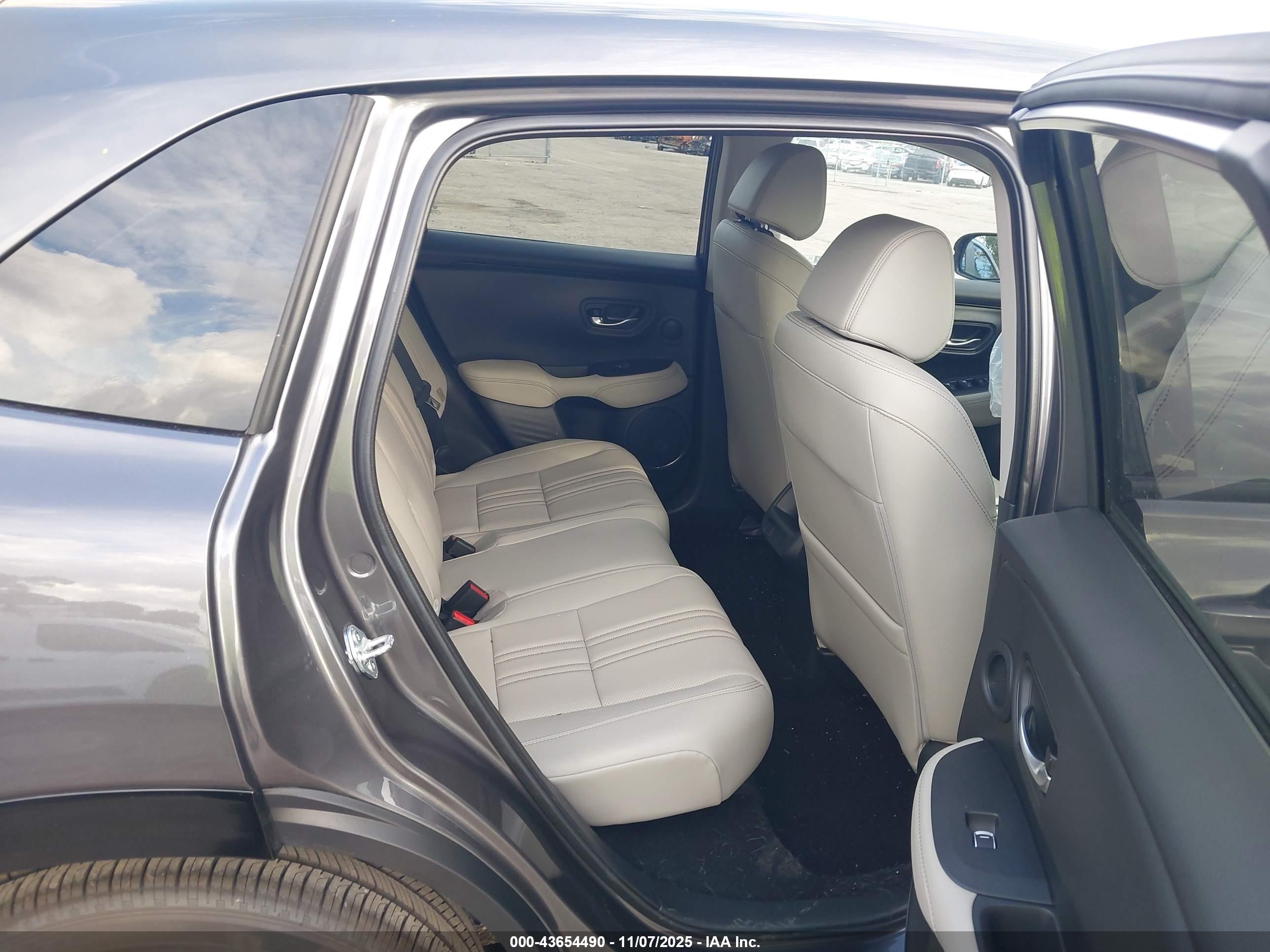 HONDA HR-V image 8