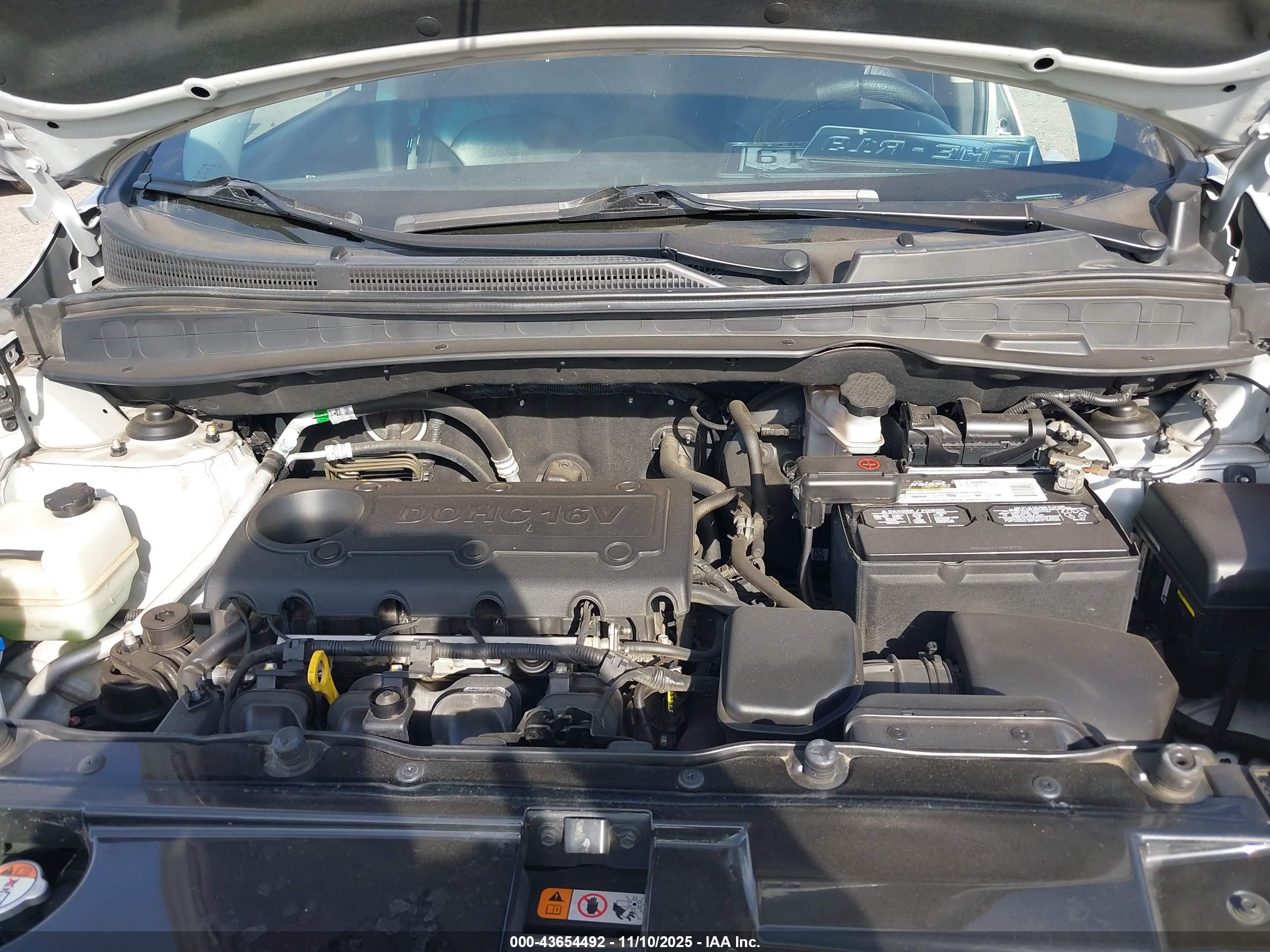 HYUNDAI TUCSON image 10
