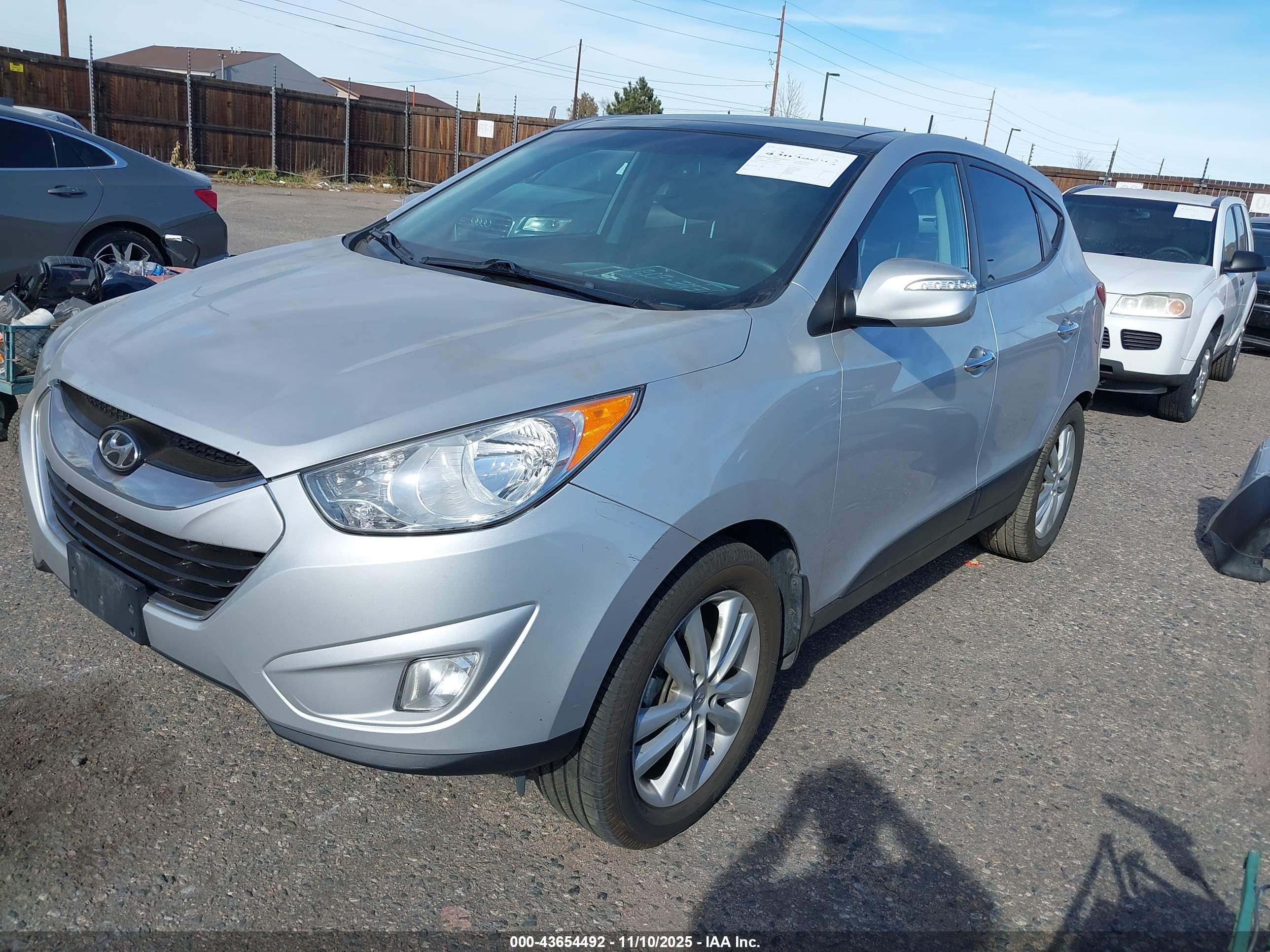 HYUNDAI TUCSON image 2
