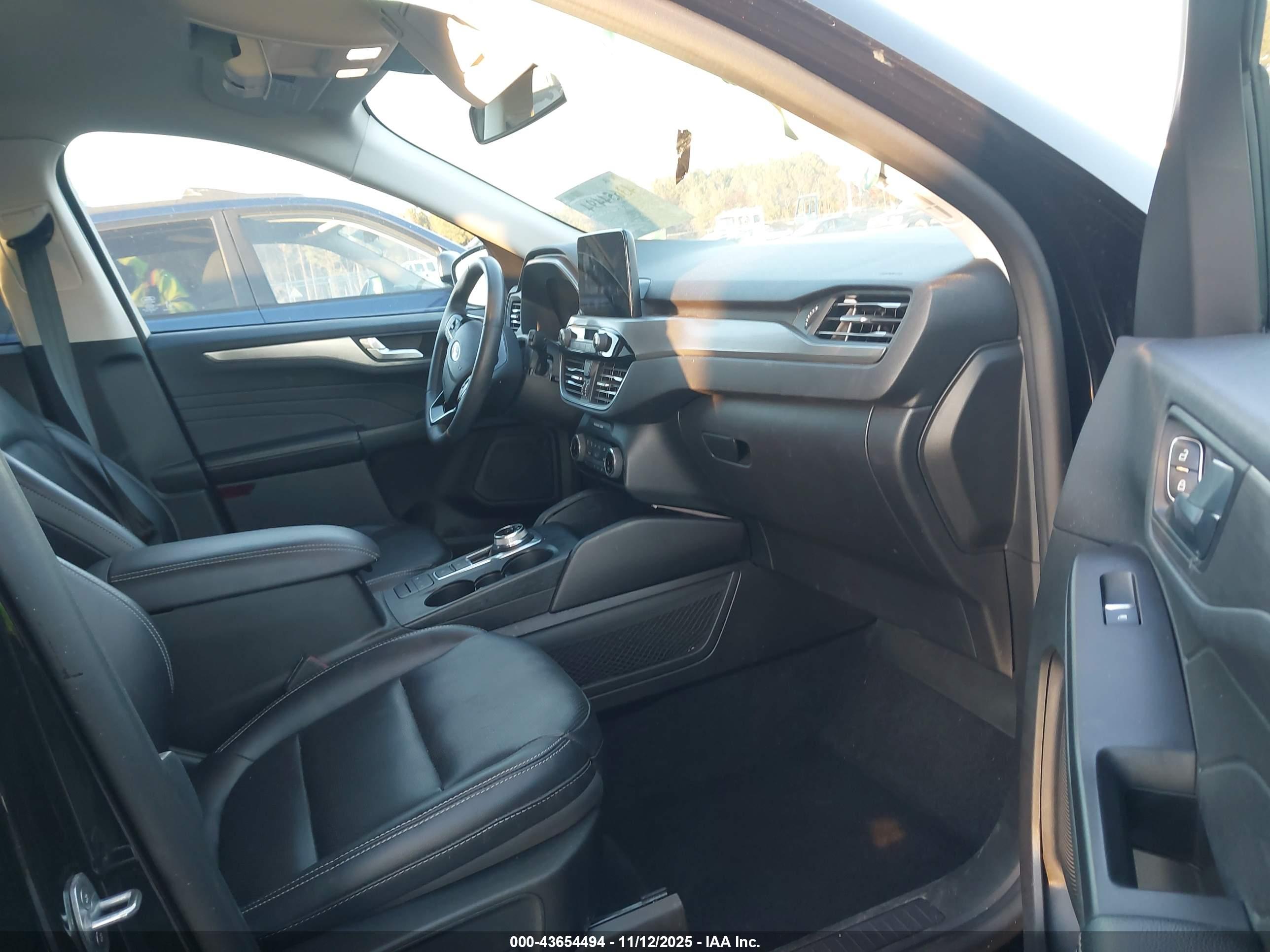 FORD ESCAPE image 5