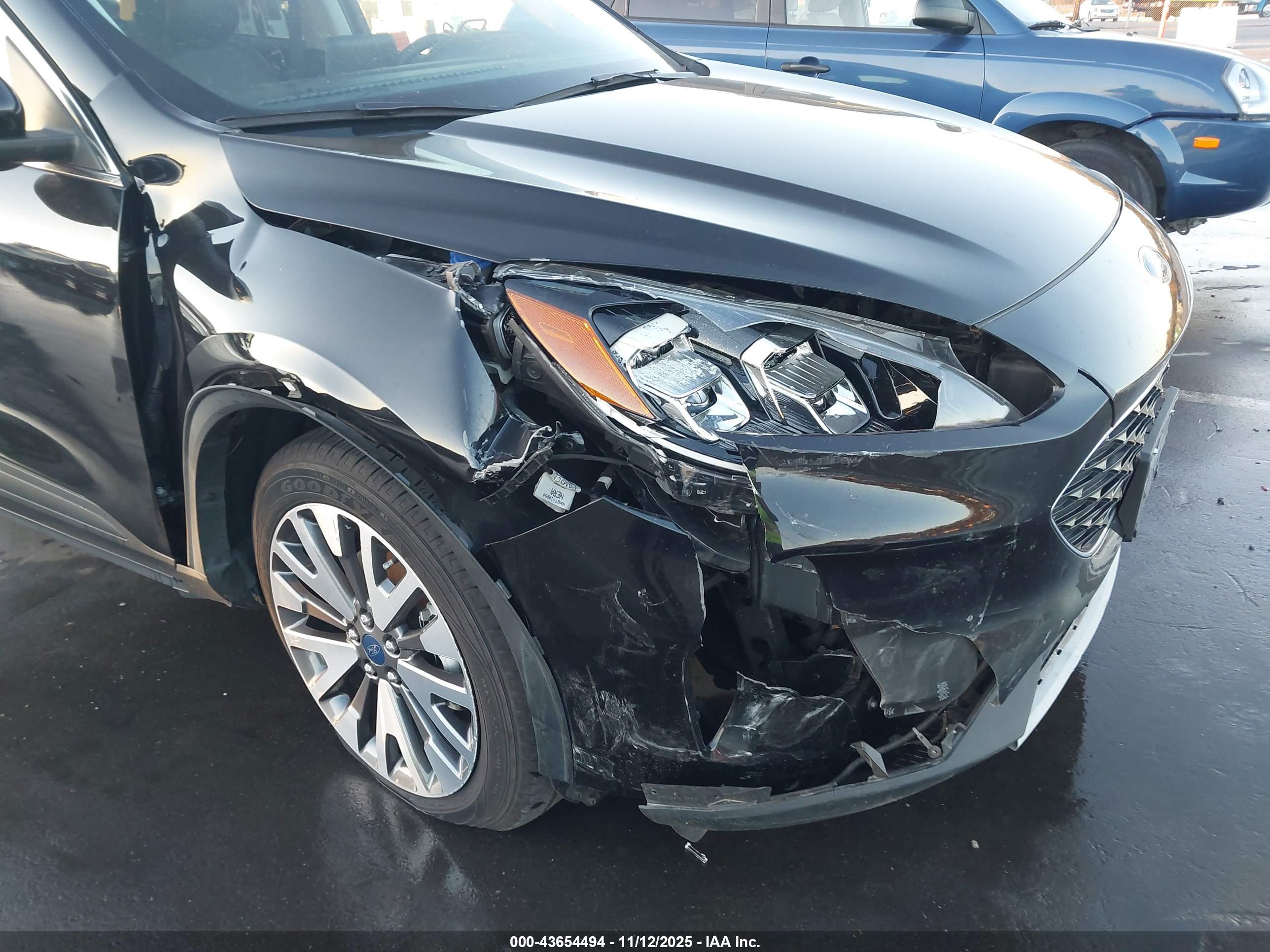 FORD ESCAPE image 6