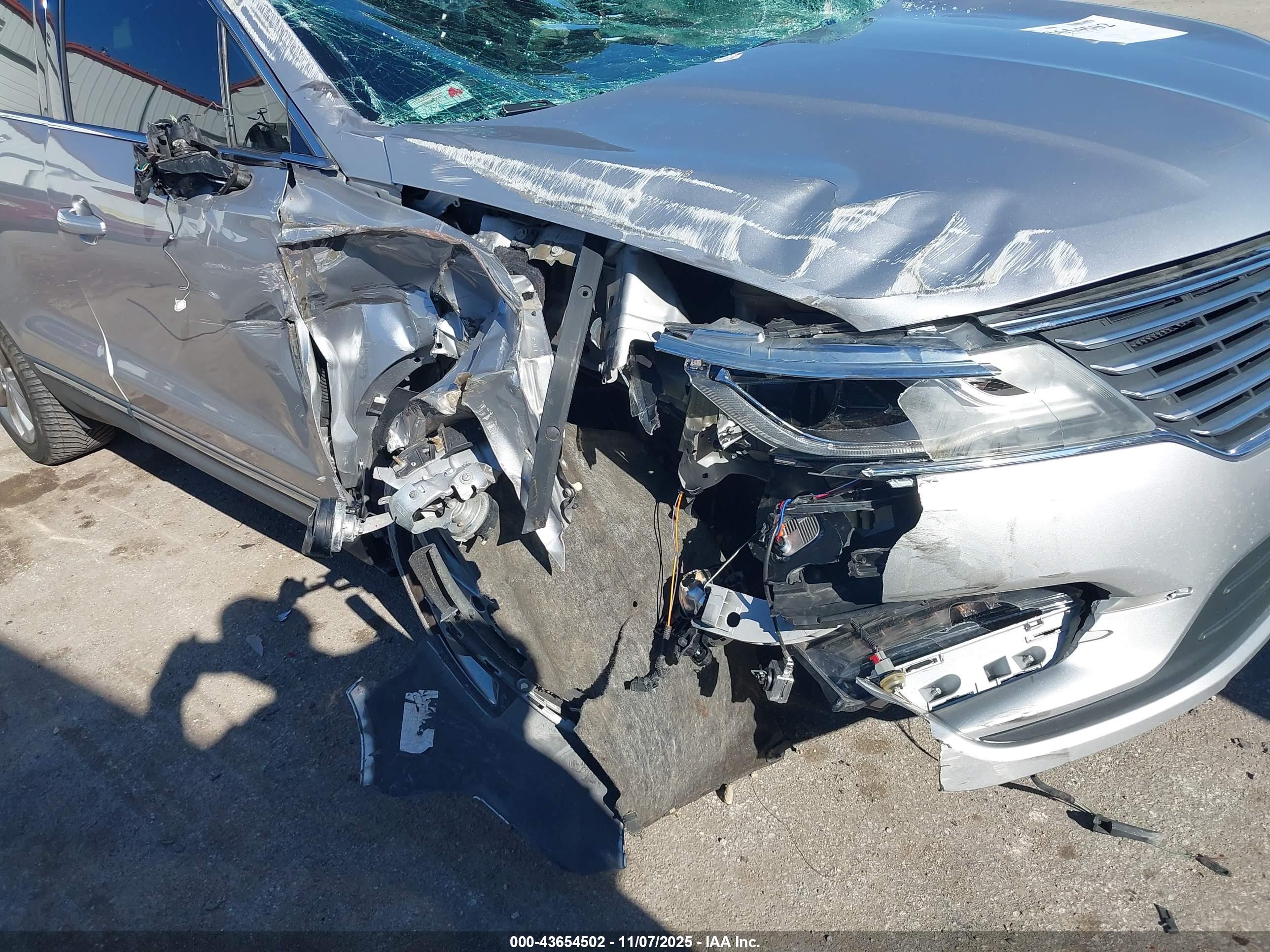 LINCOLN MKC image 6