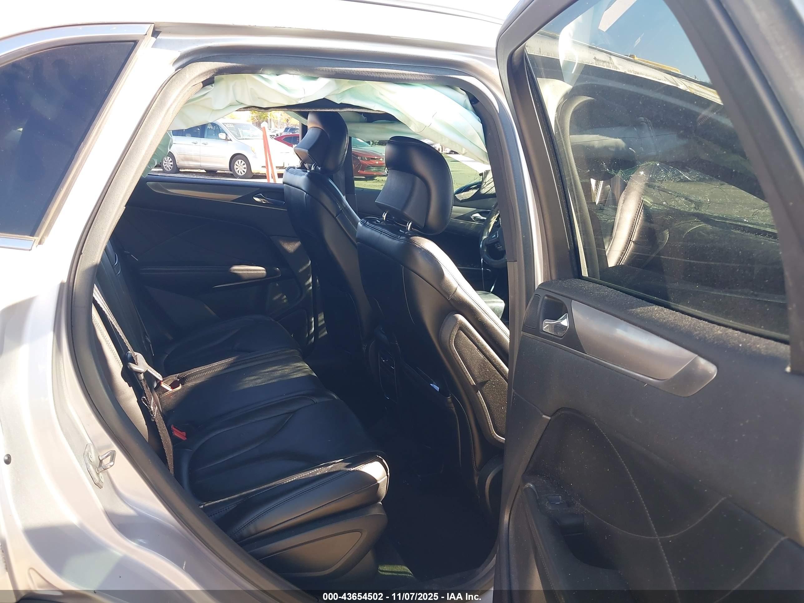 LINCOLN MKC image 8