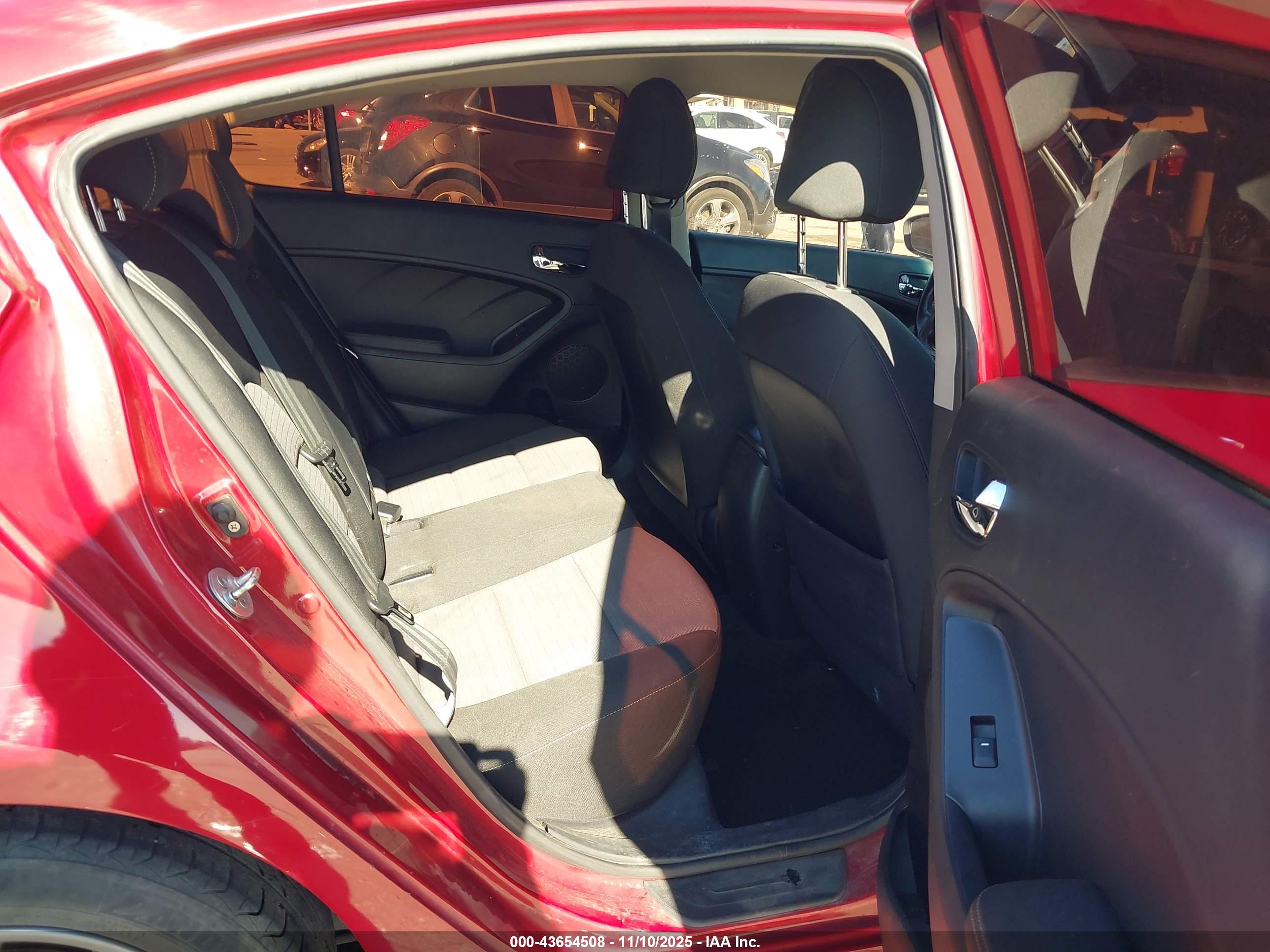 KIA FORTE image 8