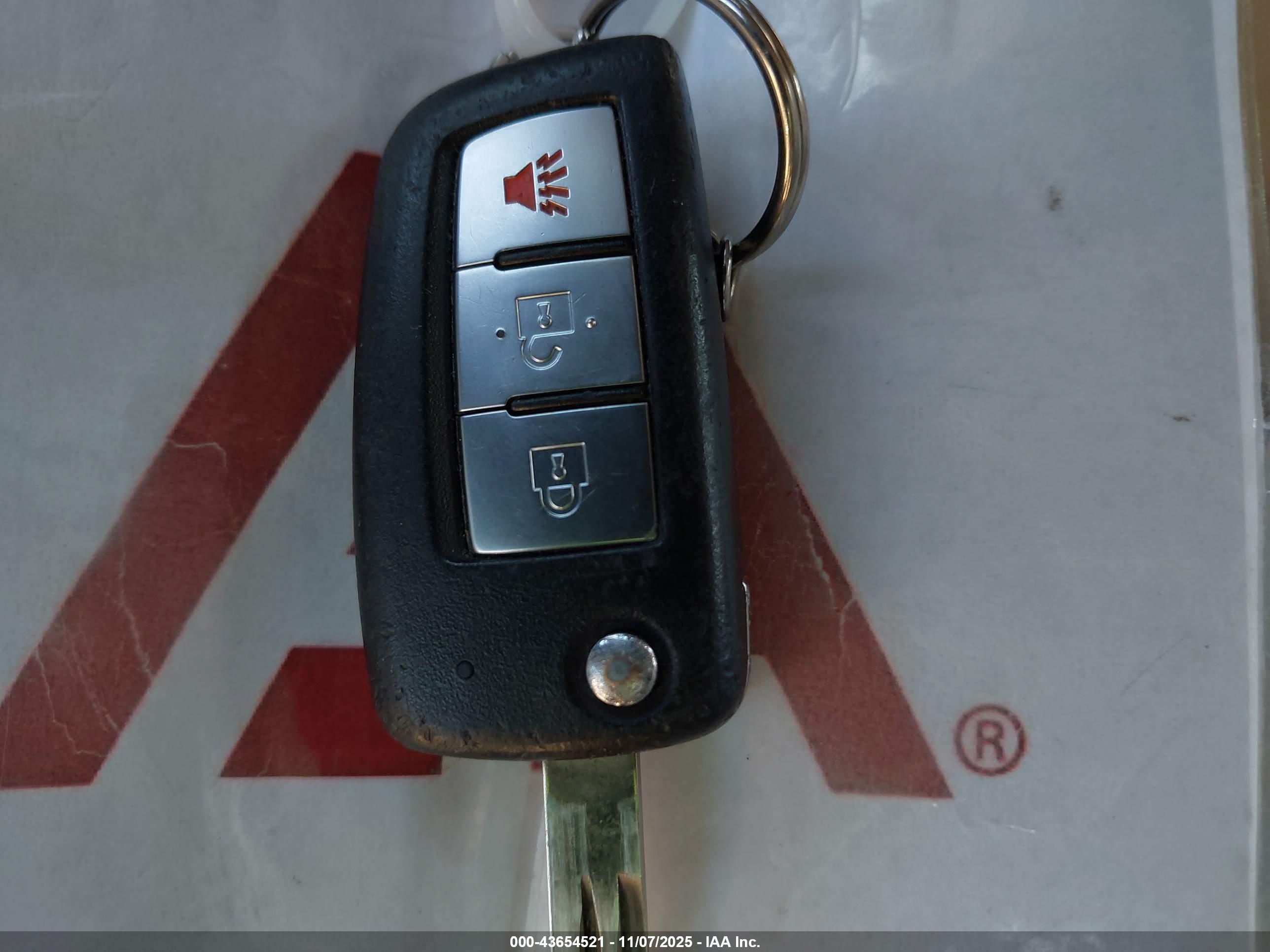 NISSAN ROGUE image 11