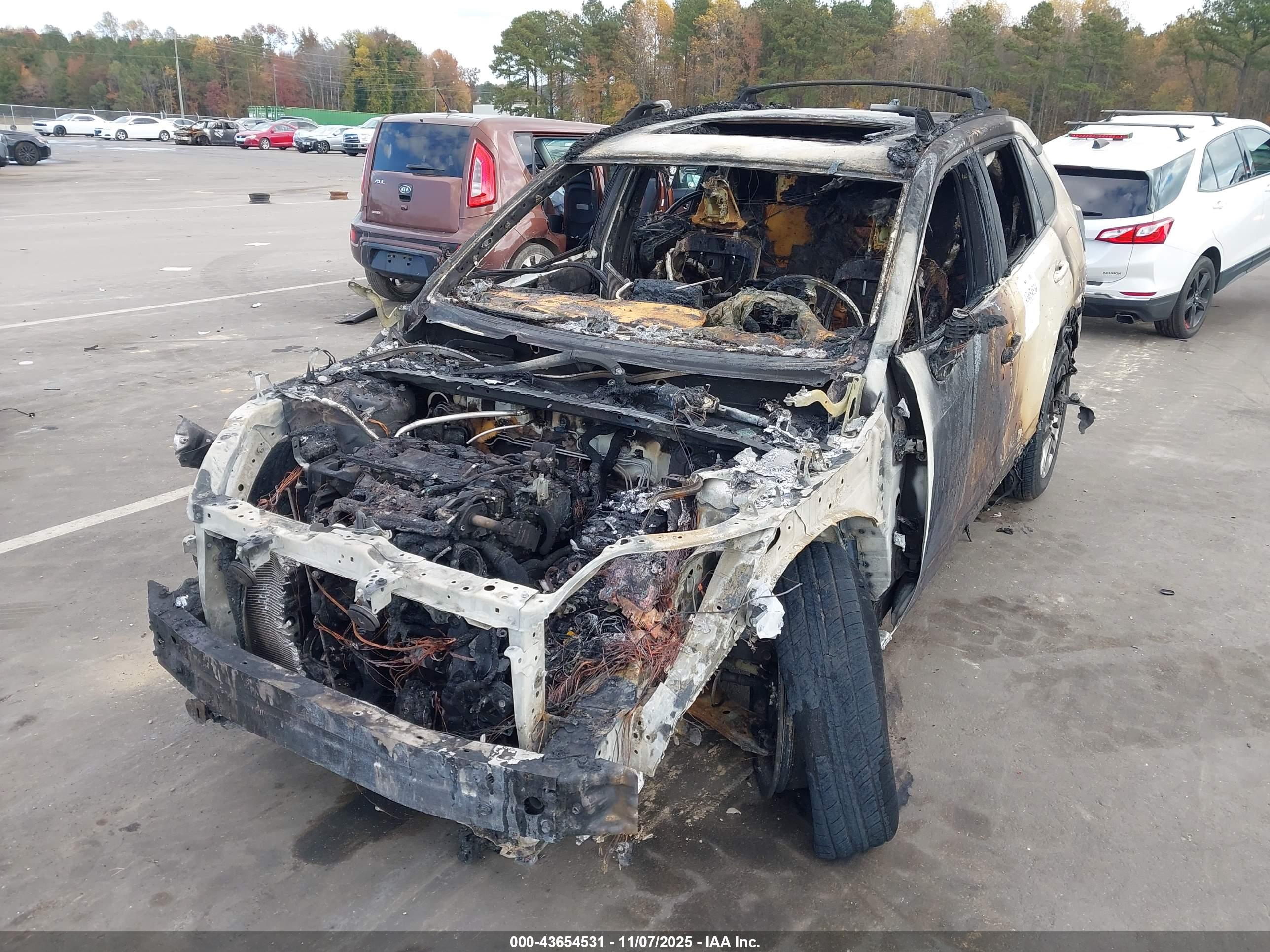 TOYOTA RAV4 image 6