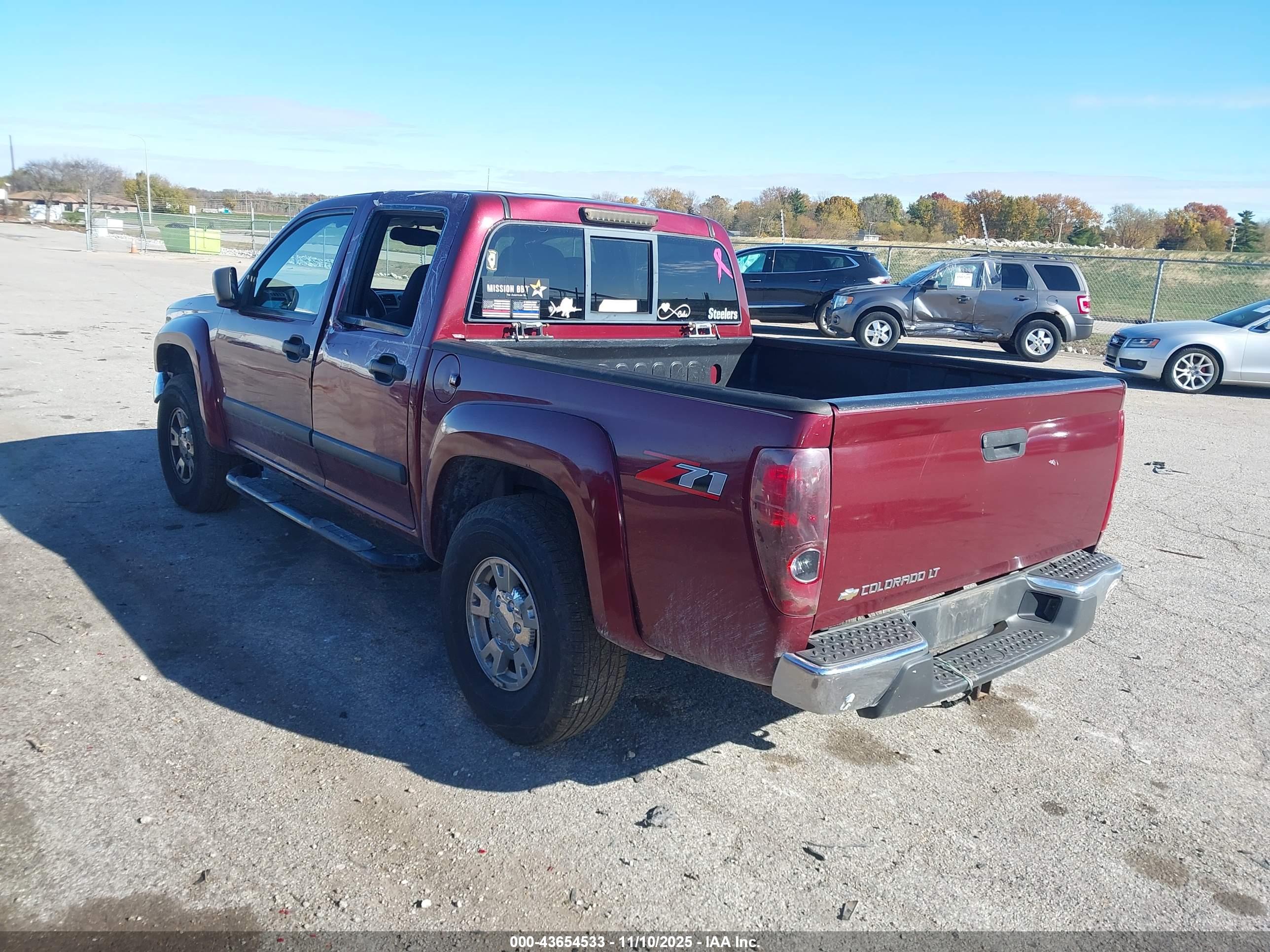 CHEVROLET COLORADO image 3