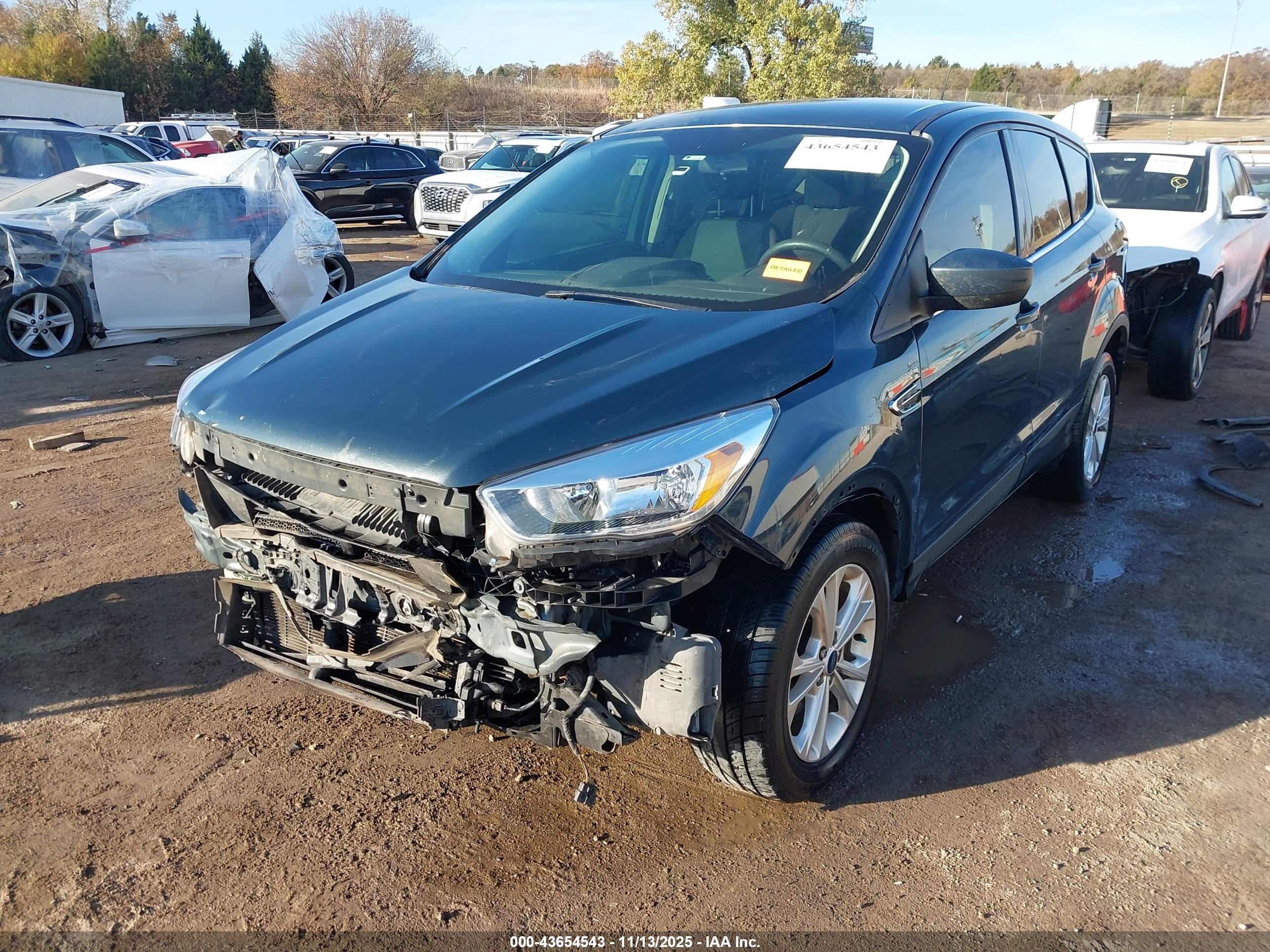 FORD ESCAPE image 2