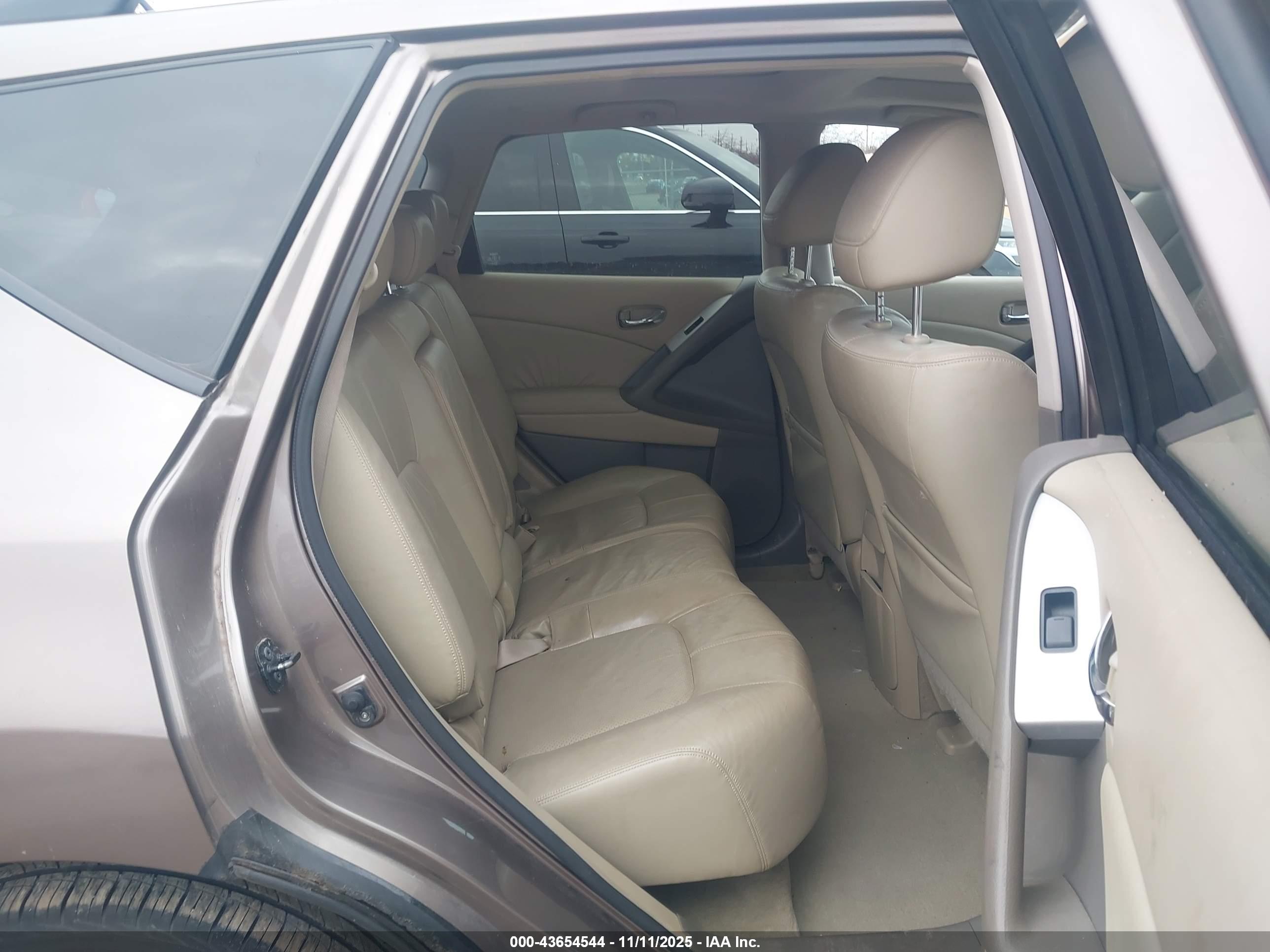 NISSAN MURANO image 8