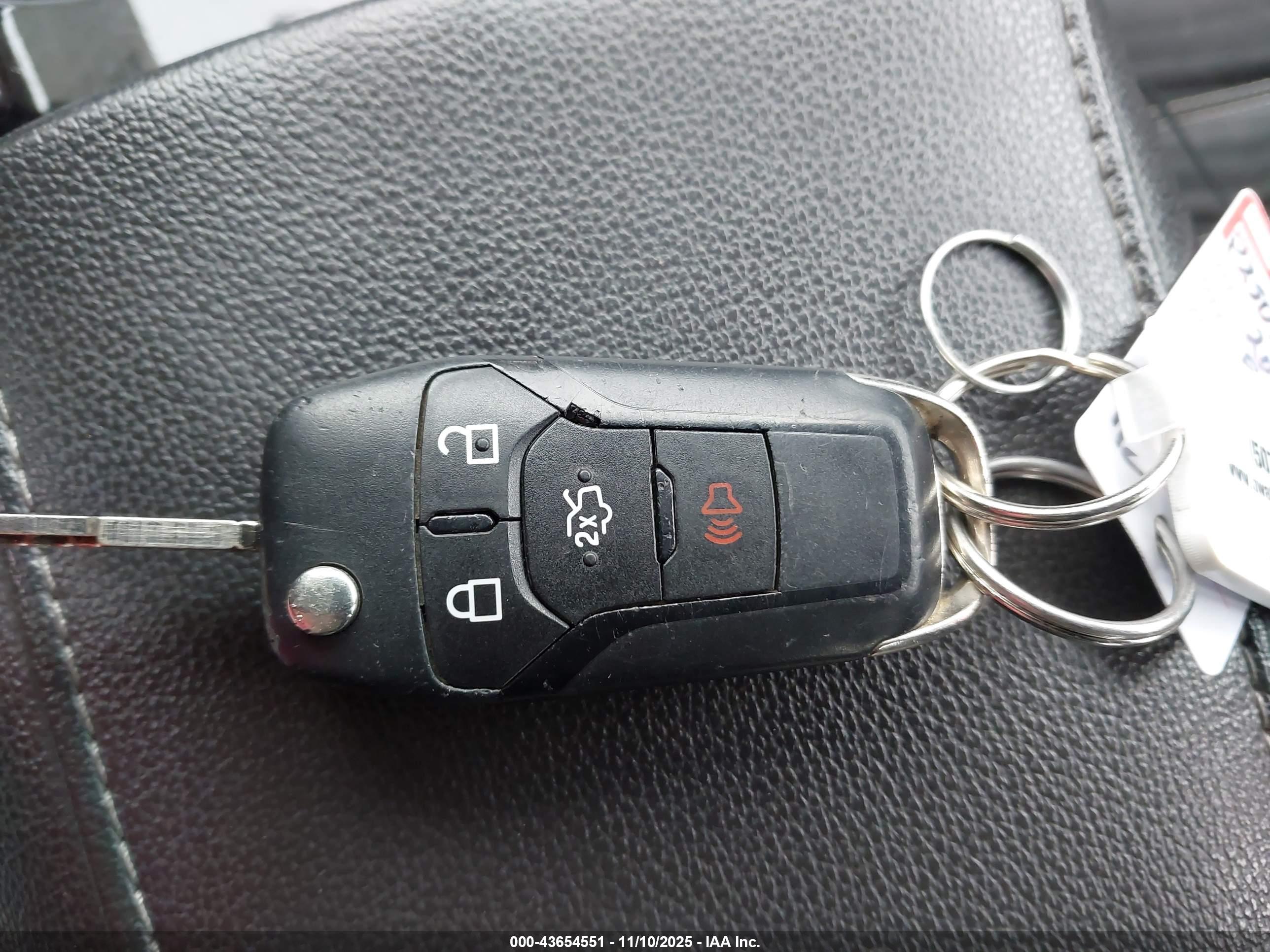 FORD FUSION image 11