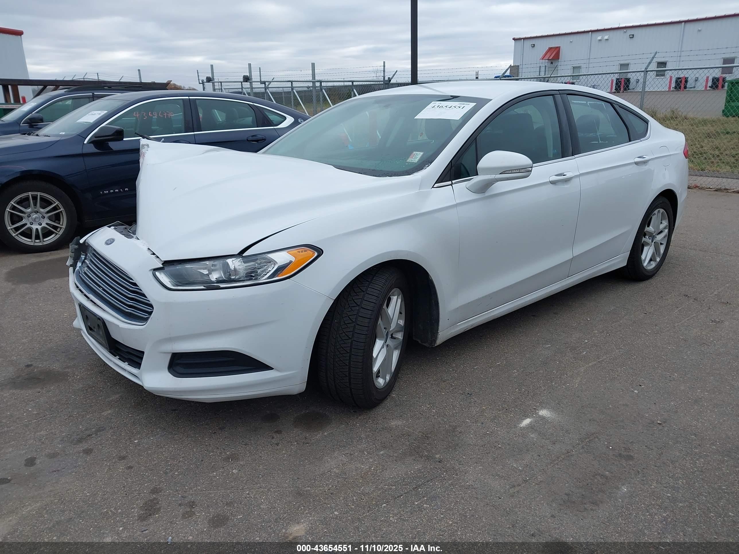 FORD FUSION image 2