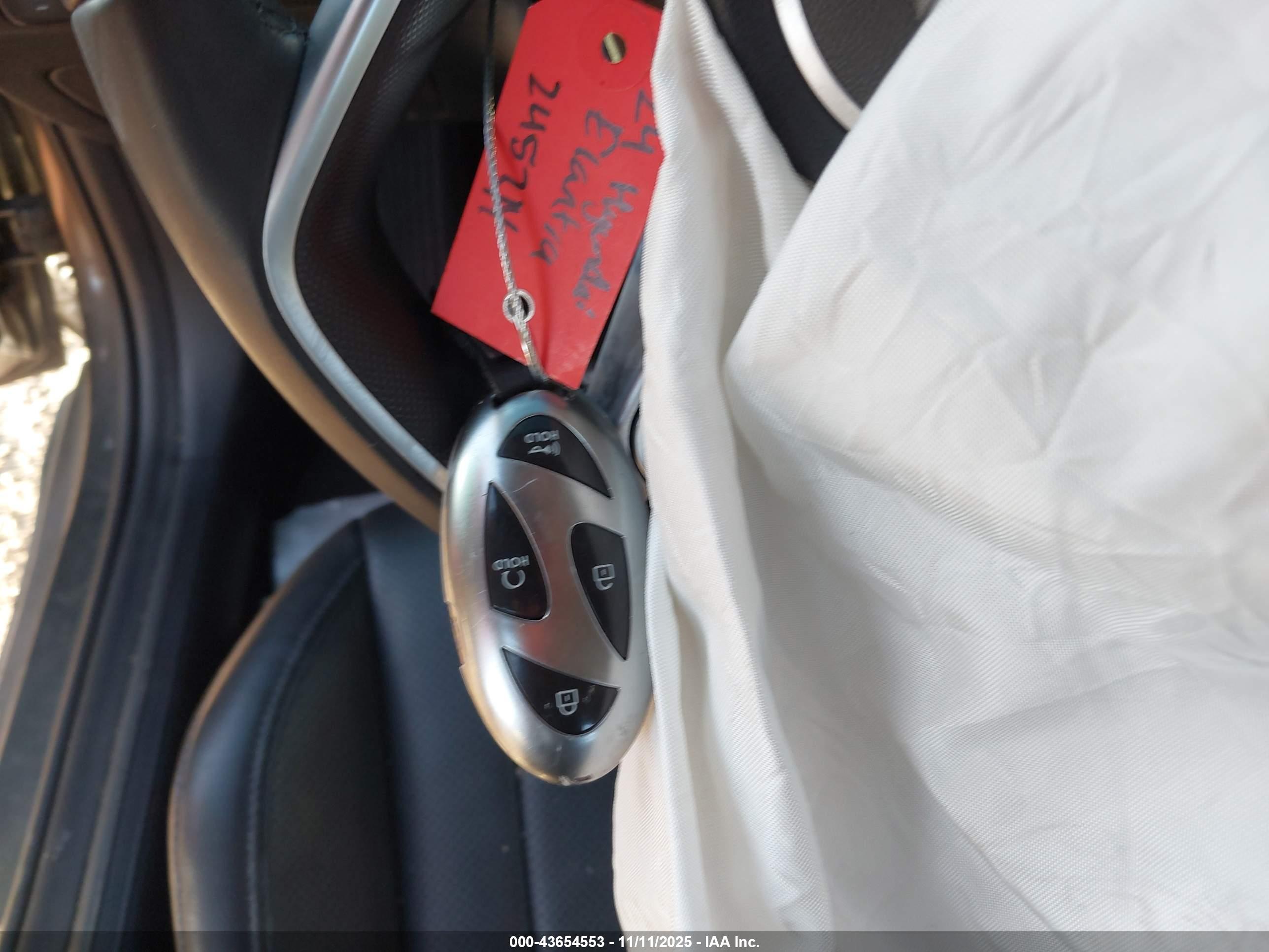 HYUNDAI ELANTRA image 11