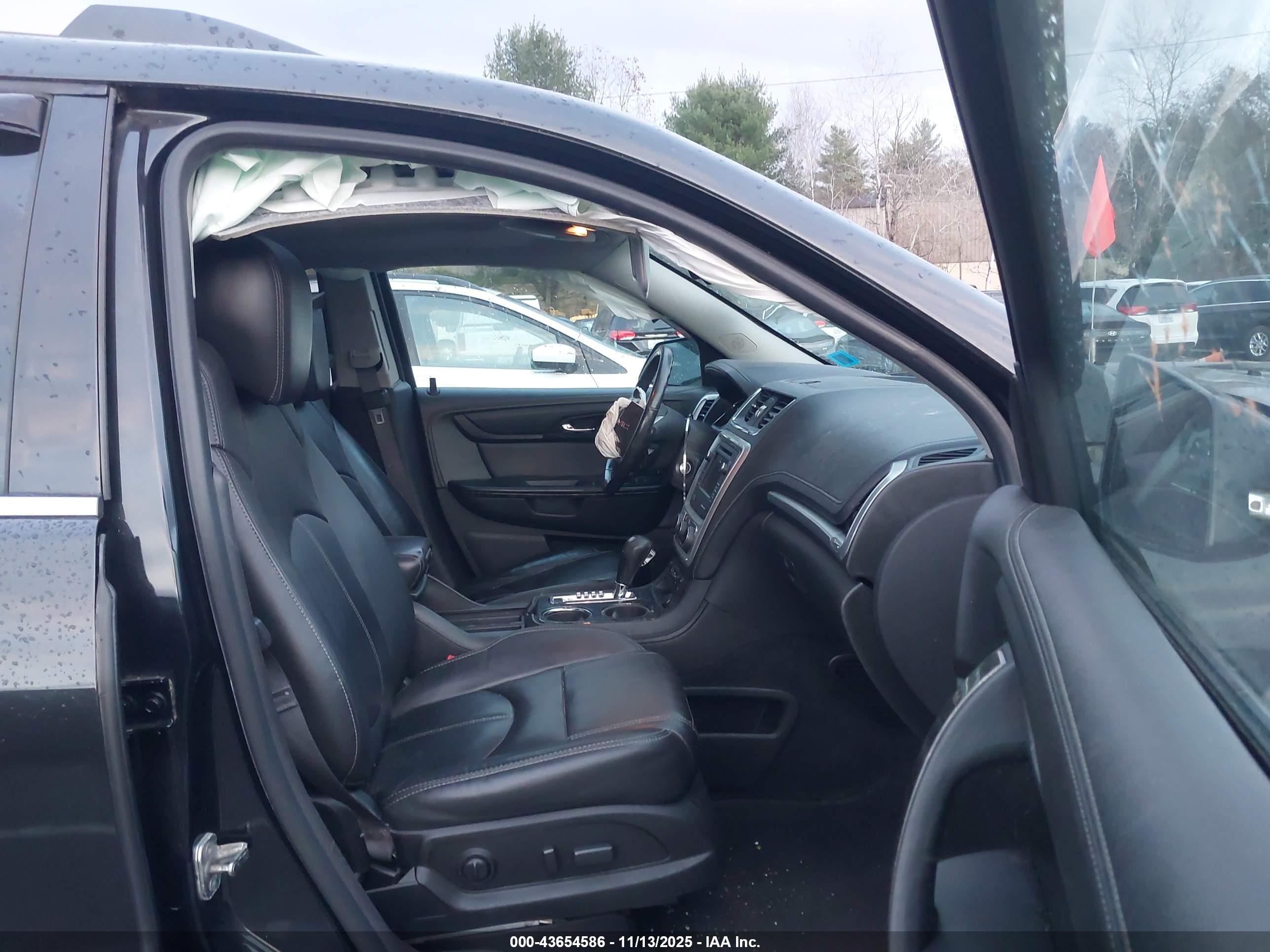 GMC ACADIA image 5