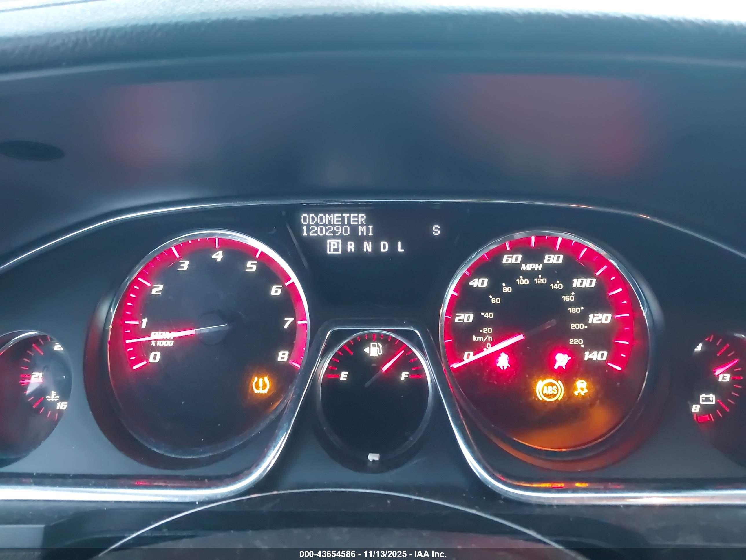 GMC ACADIA image 7