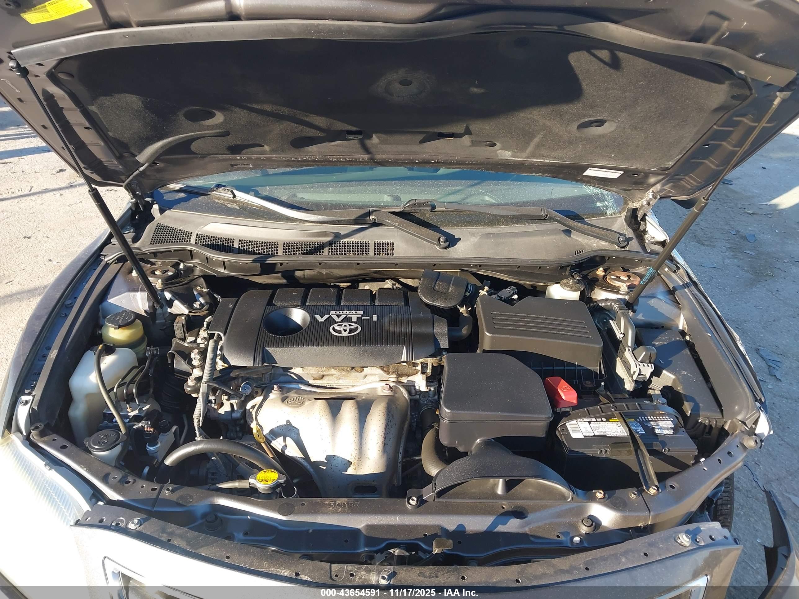 TOYOTA CAMRY image 10