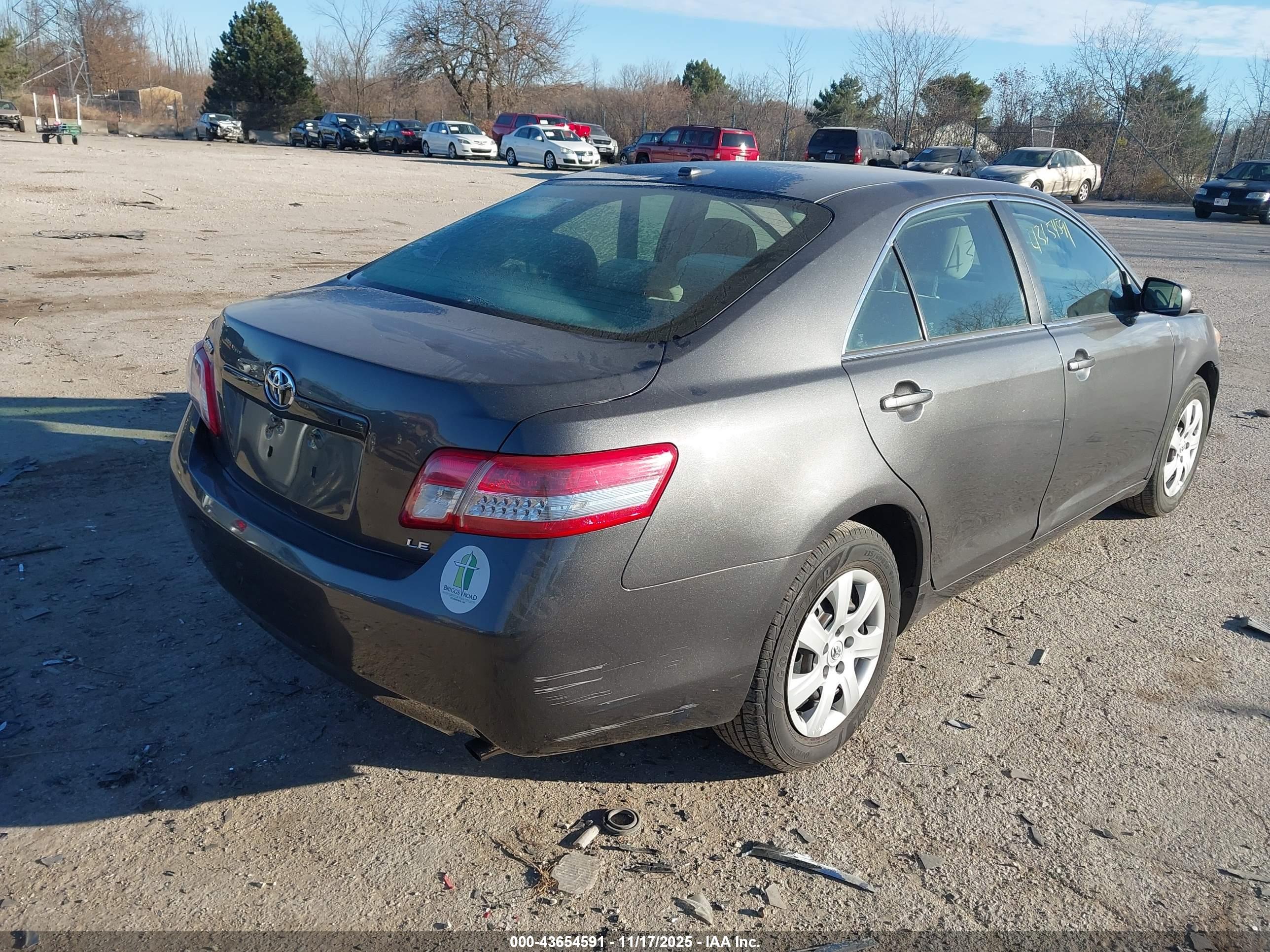 TOYOTA CAMRY image 4
