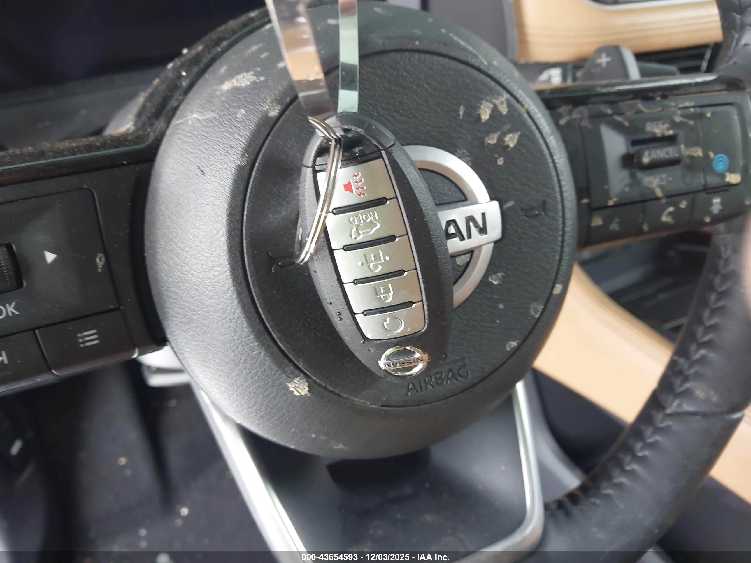 NISSAN ROGUE image 11