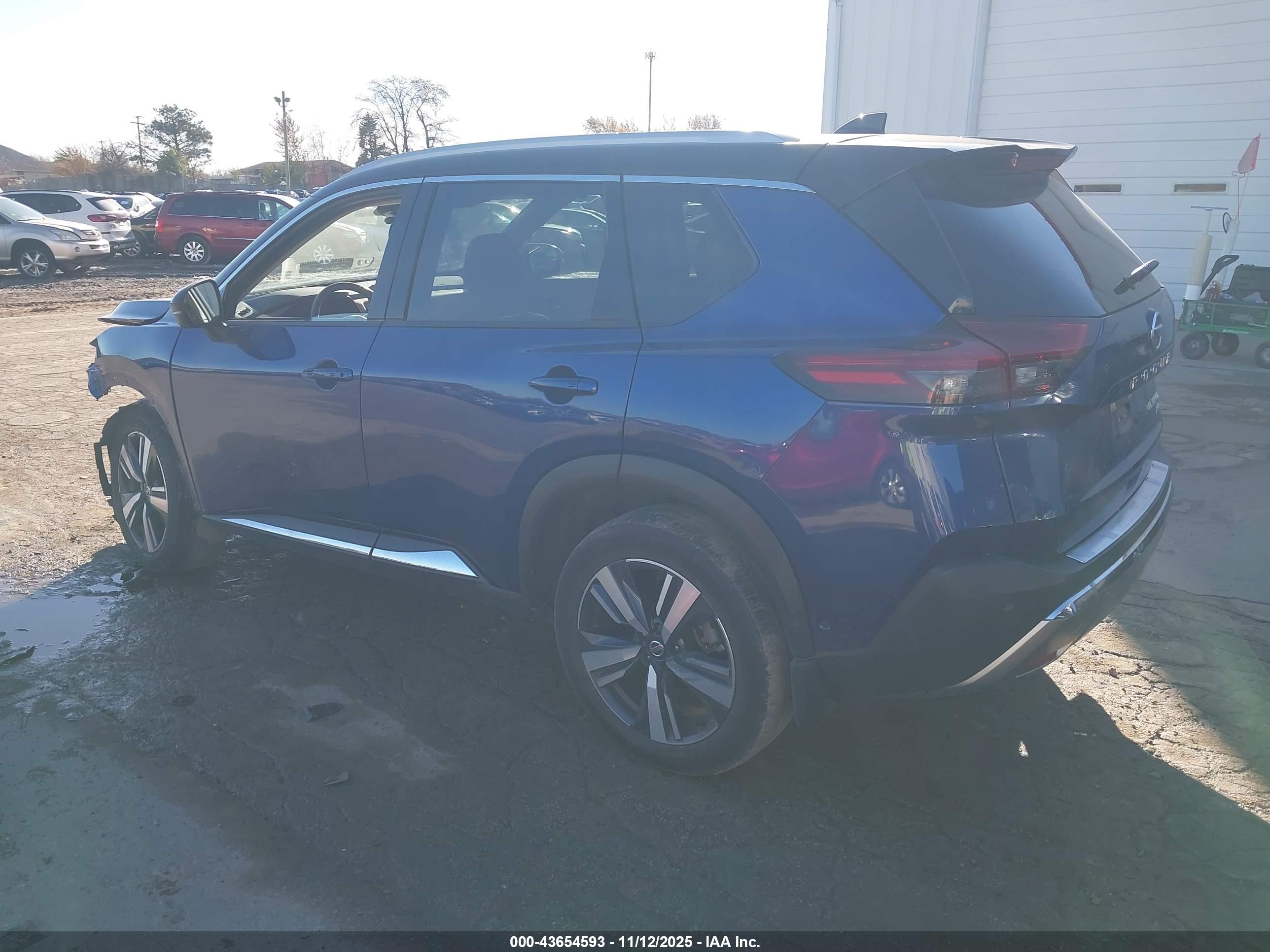 NISSAN ROGUE image 3