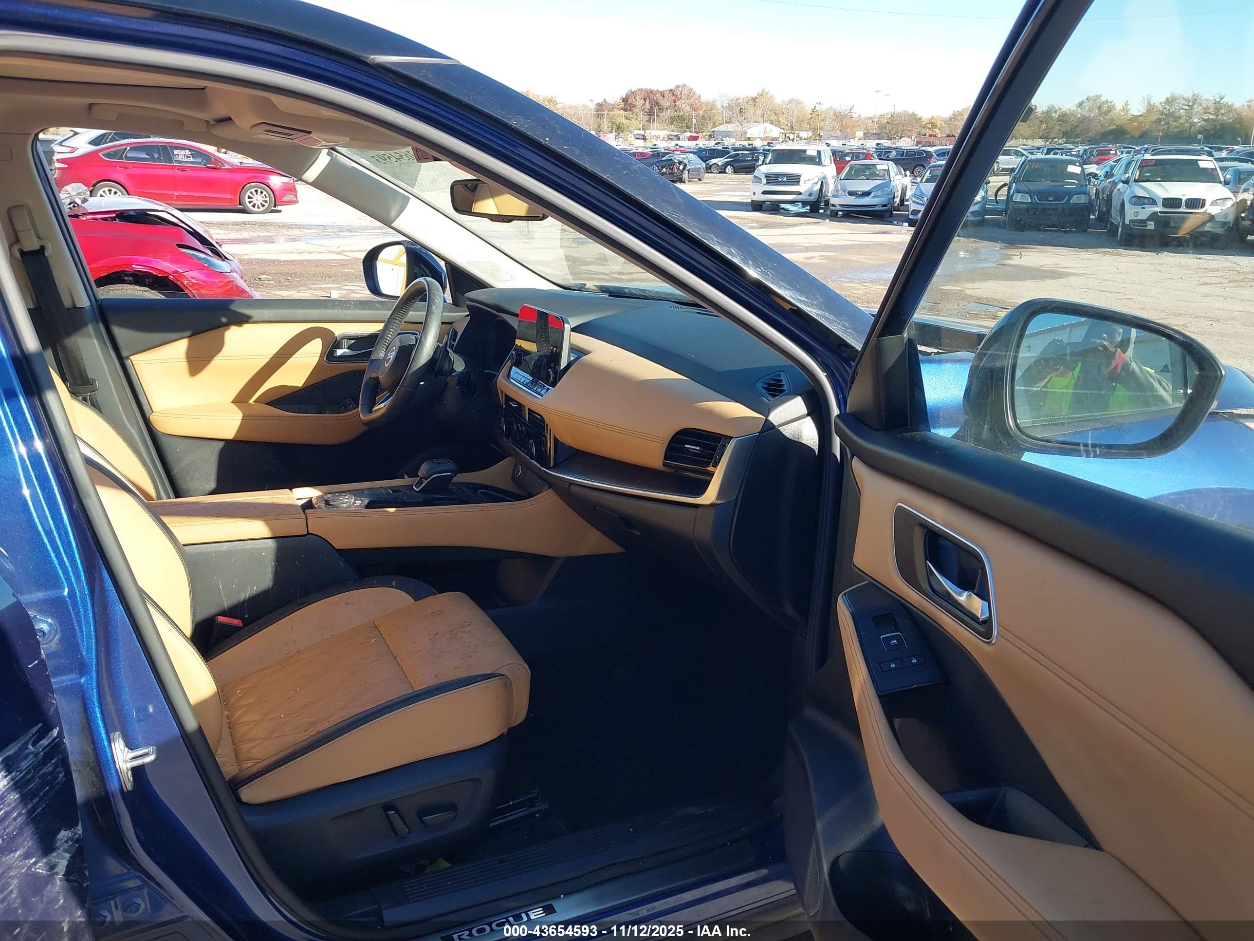 NISSAN ROGUE image 5