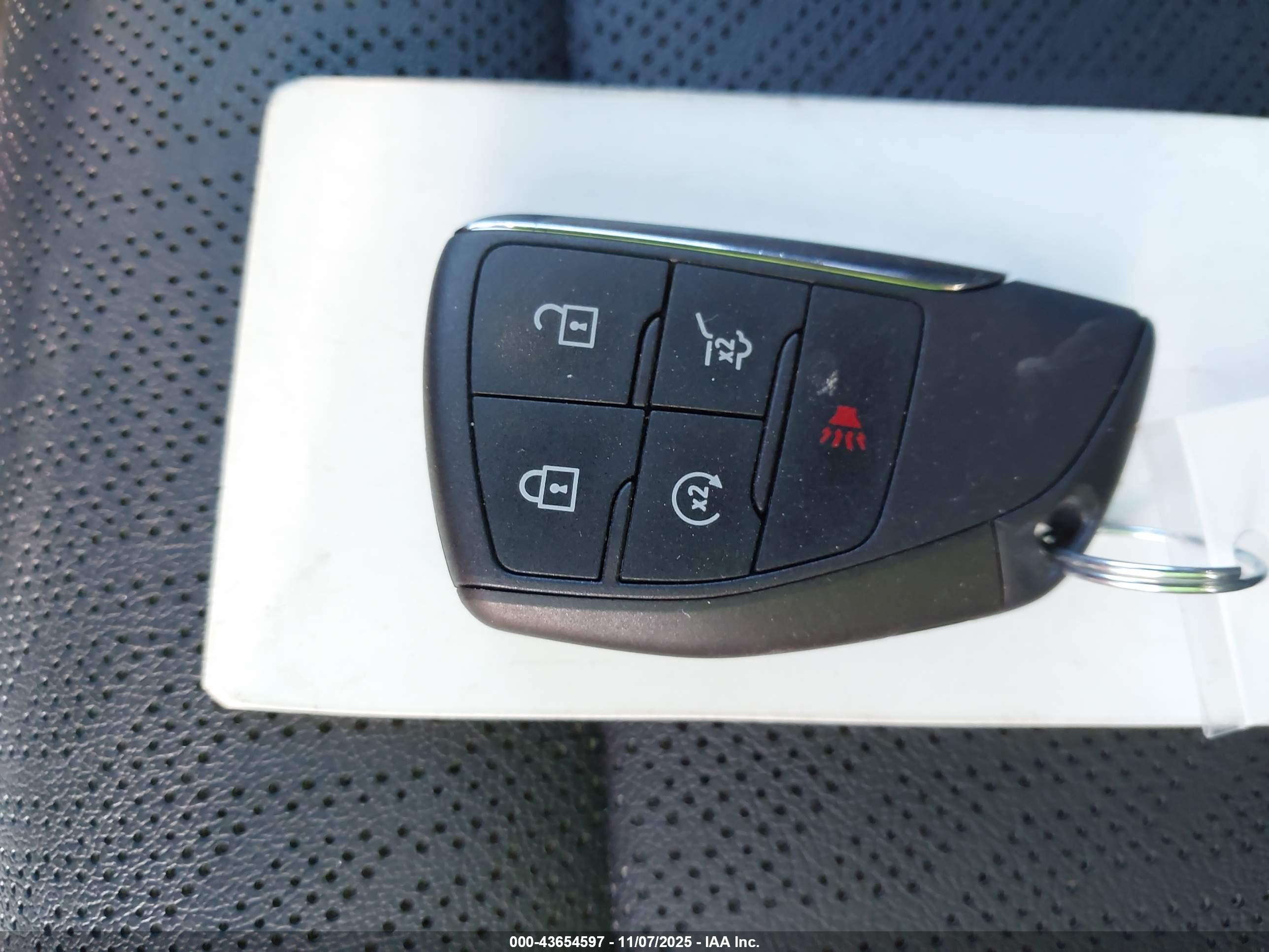 CHEVROLET EQUINOX image 11
