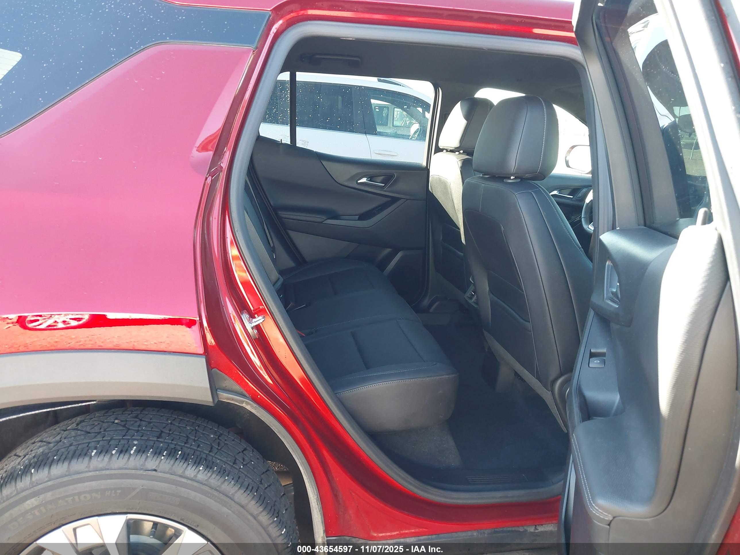 CHEVROLET EQUINOX image 8