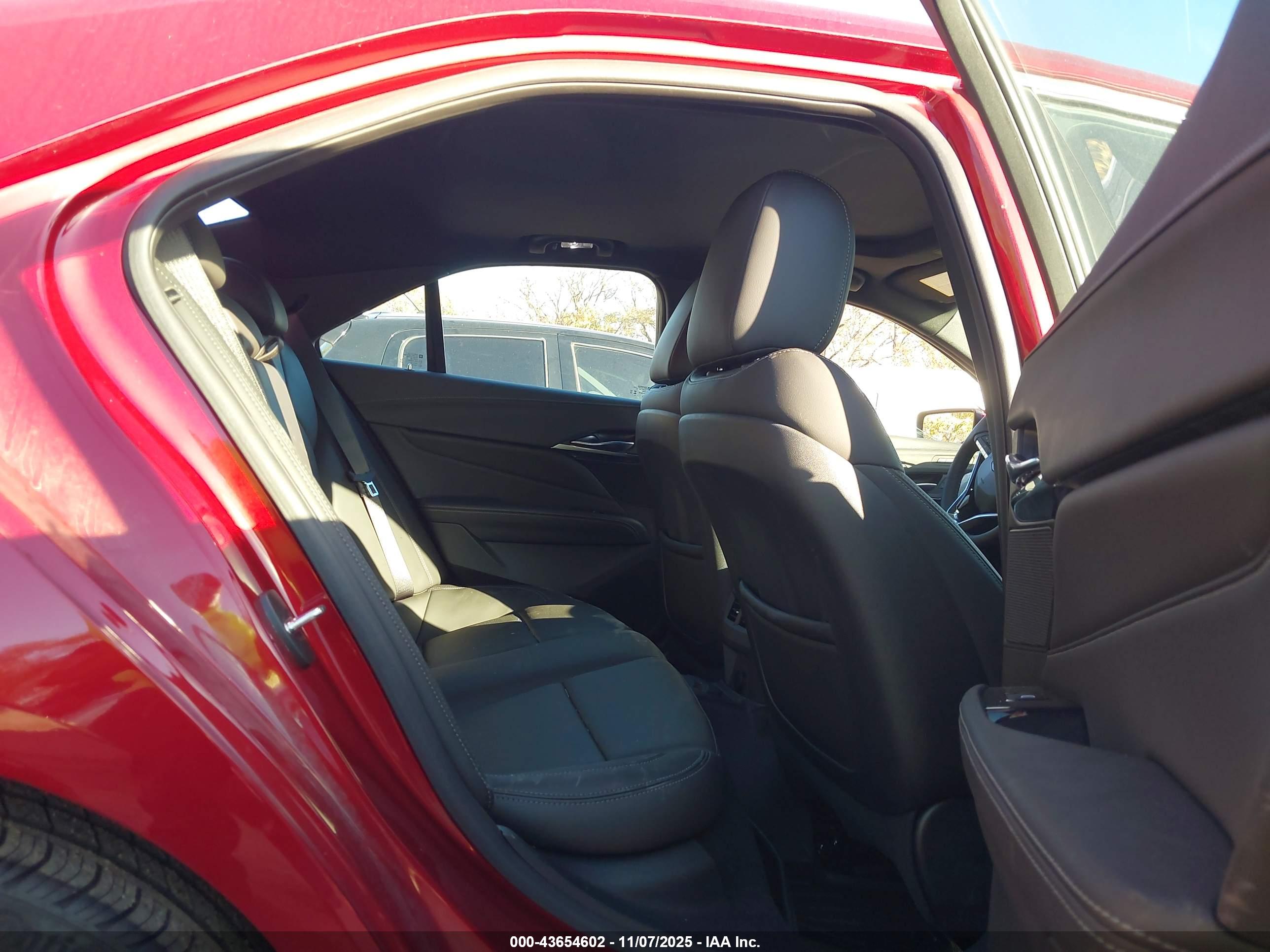 CADILLAC CT4 image 8