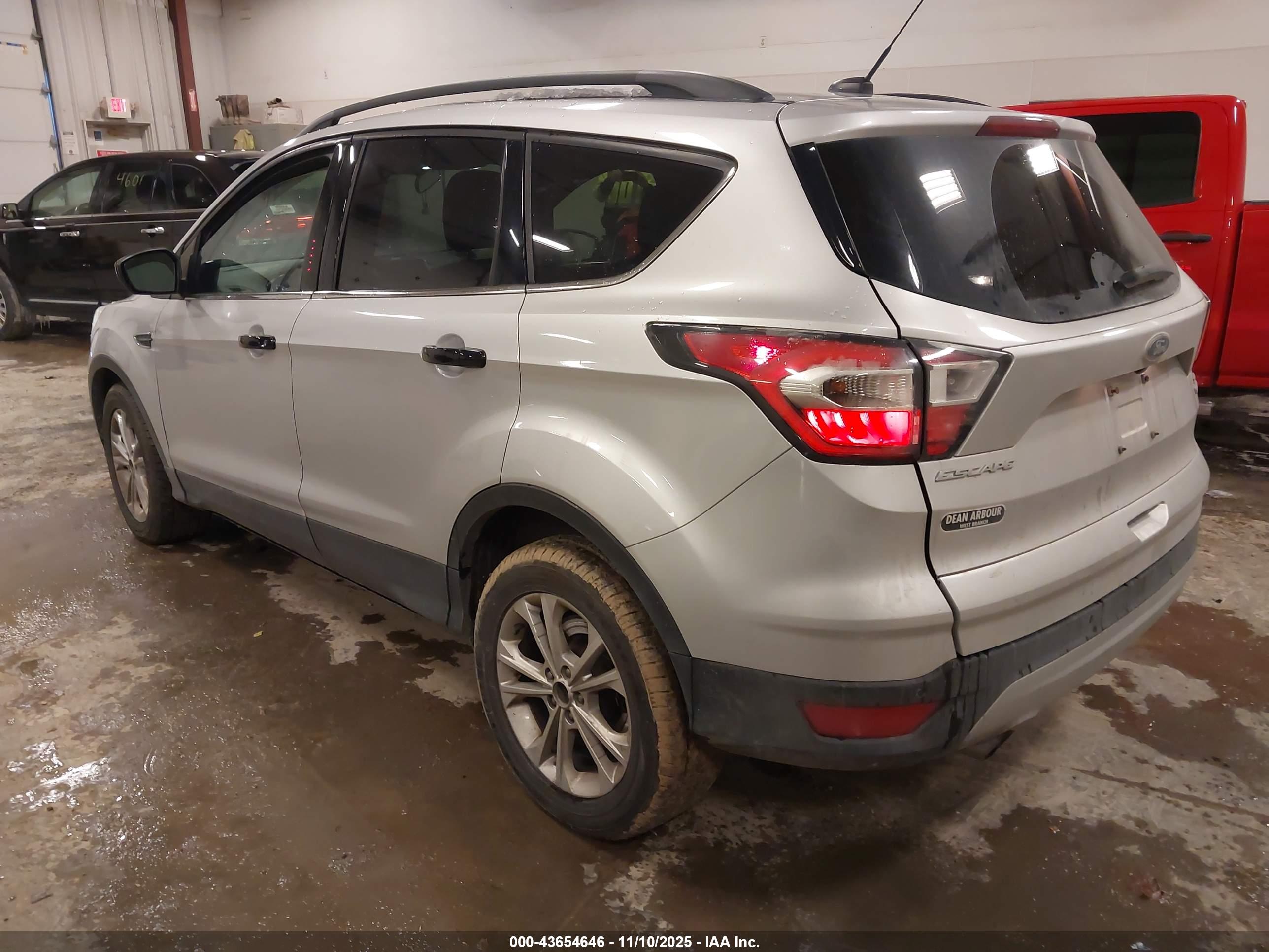 FORD ESCAPE image 3