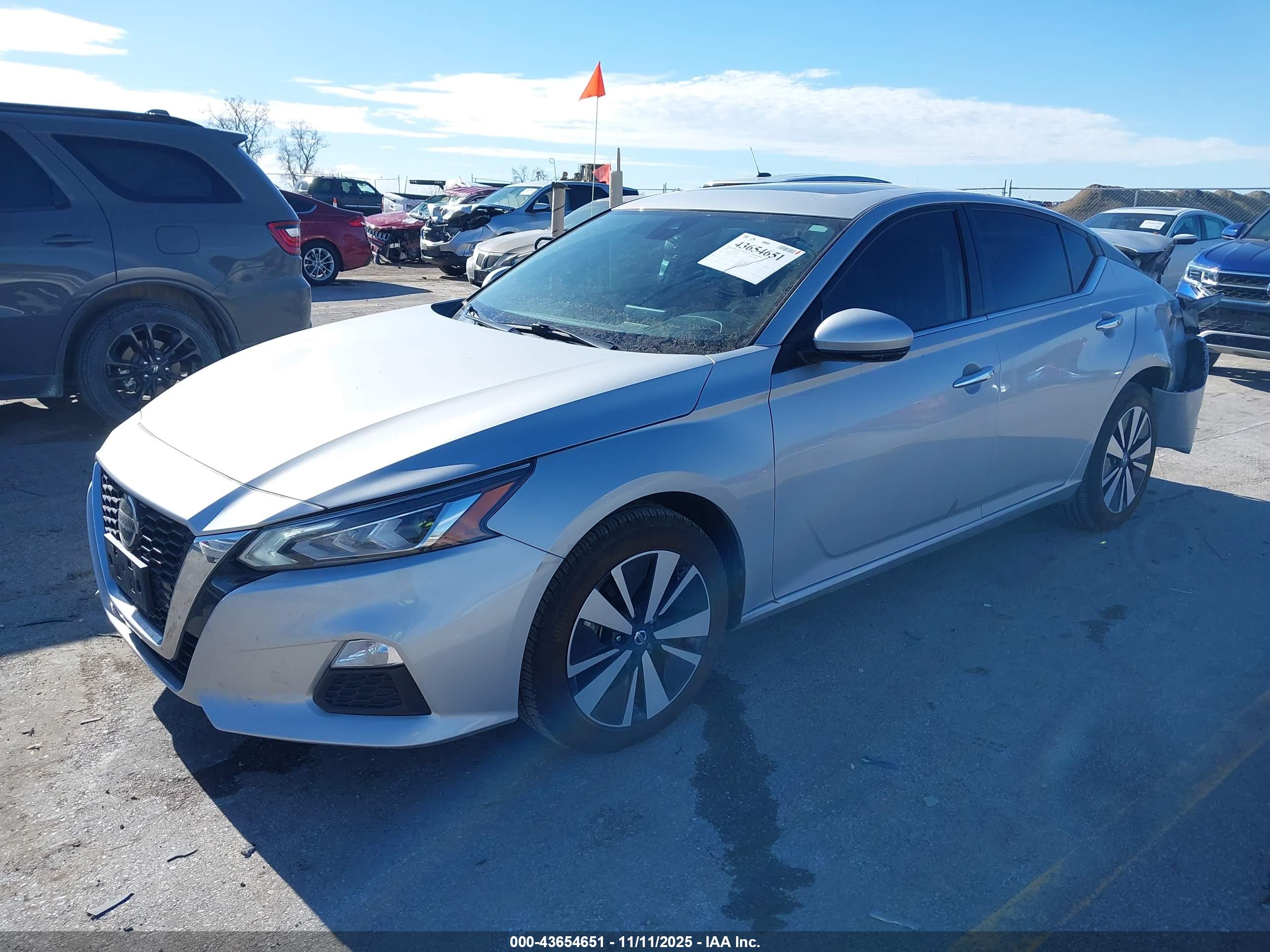 NISSAN ALTIMA image 2