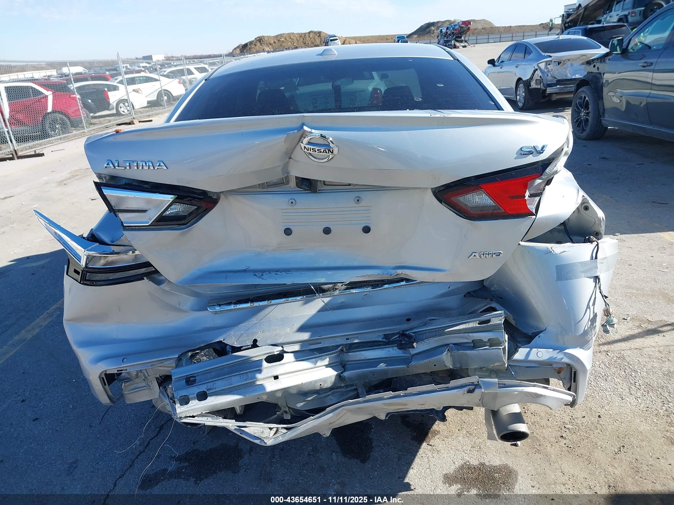 NISSAN ALTIMA image 6