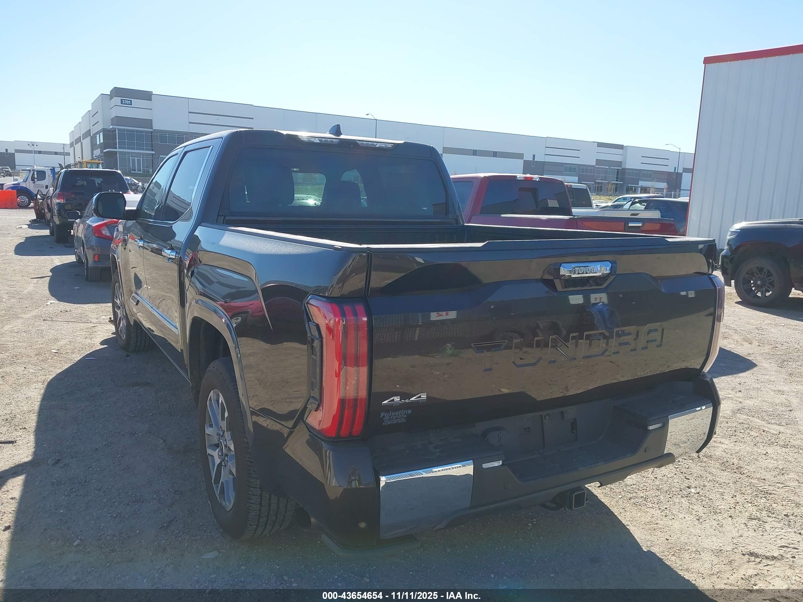TOYOTA TUNDRA image 3