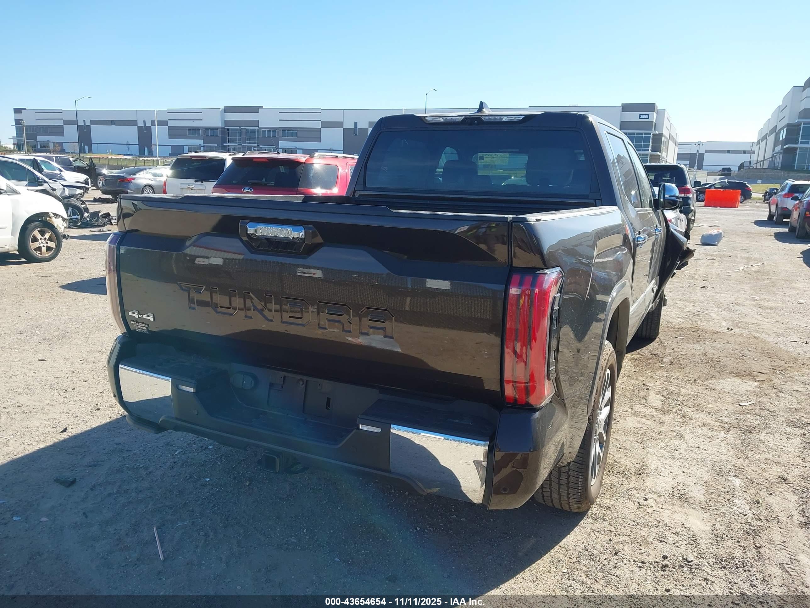 TOYOTA TUNDRA image 4