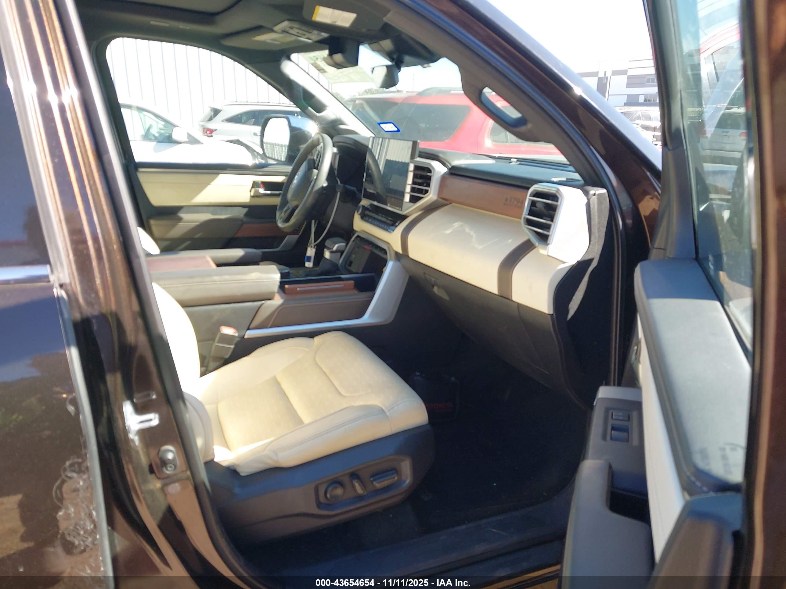 TOYOTA TUNDRA image 5