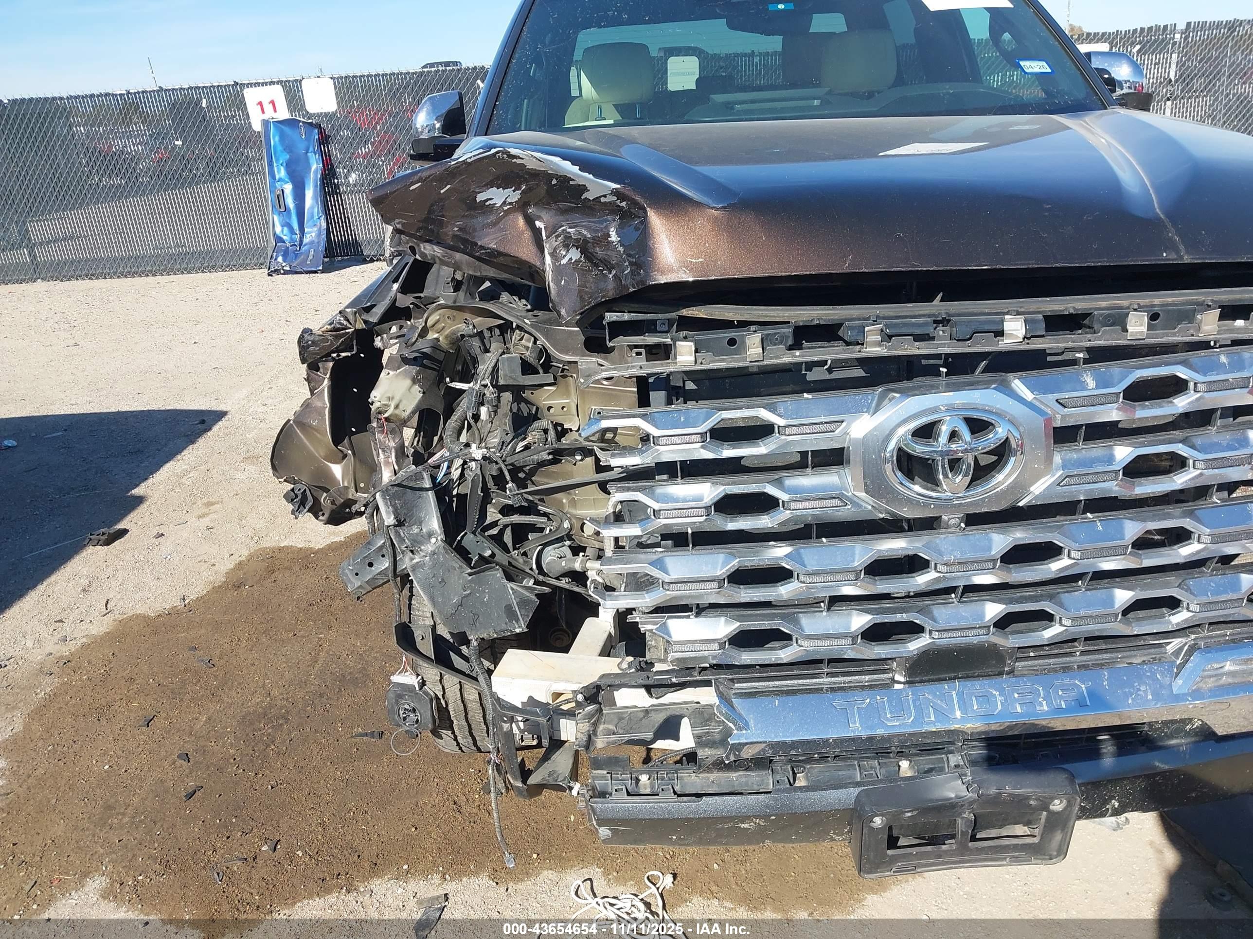 TOYOTA TUNDRA image 6