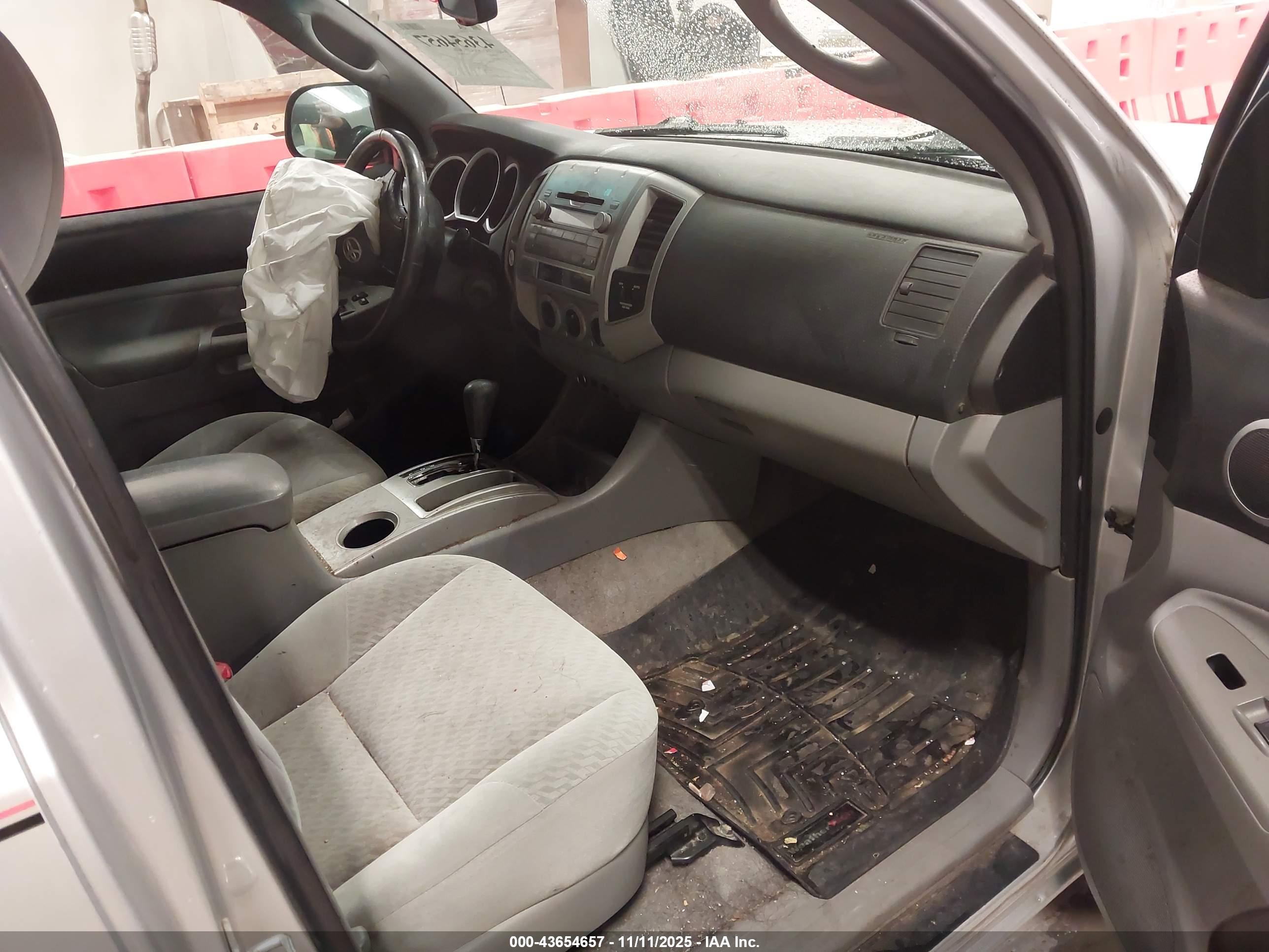 TOYOTA TACOMA image 5